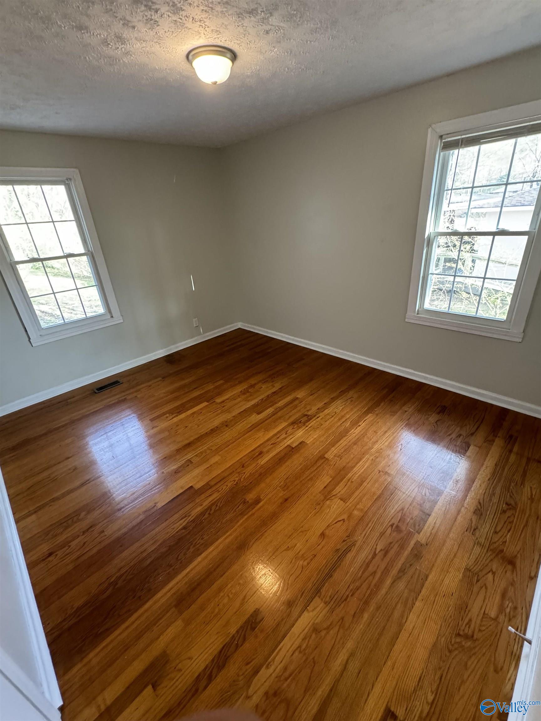 1632 Arrowhead Drive