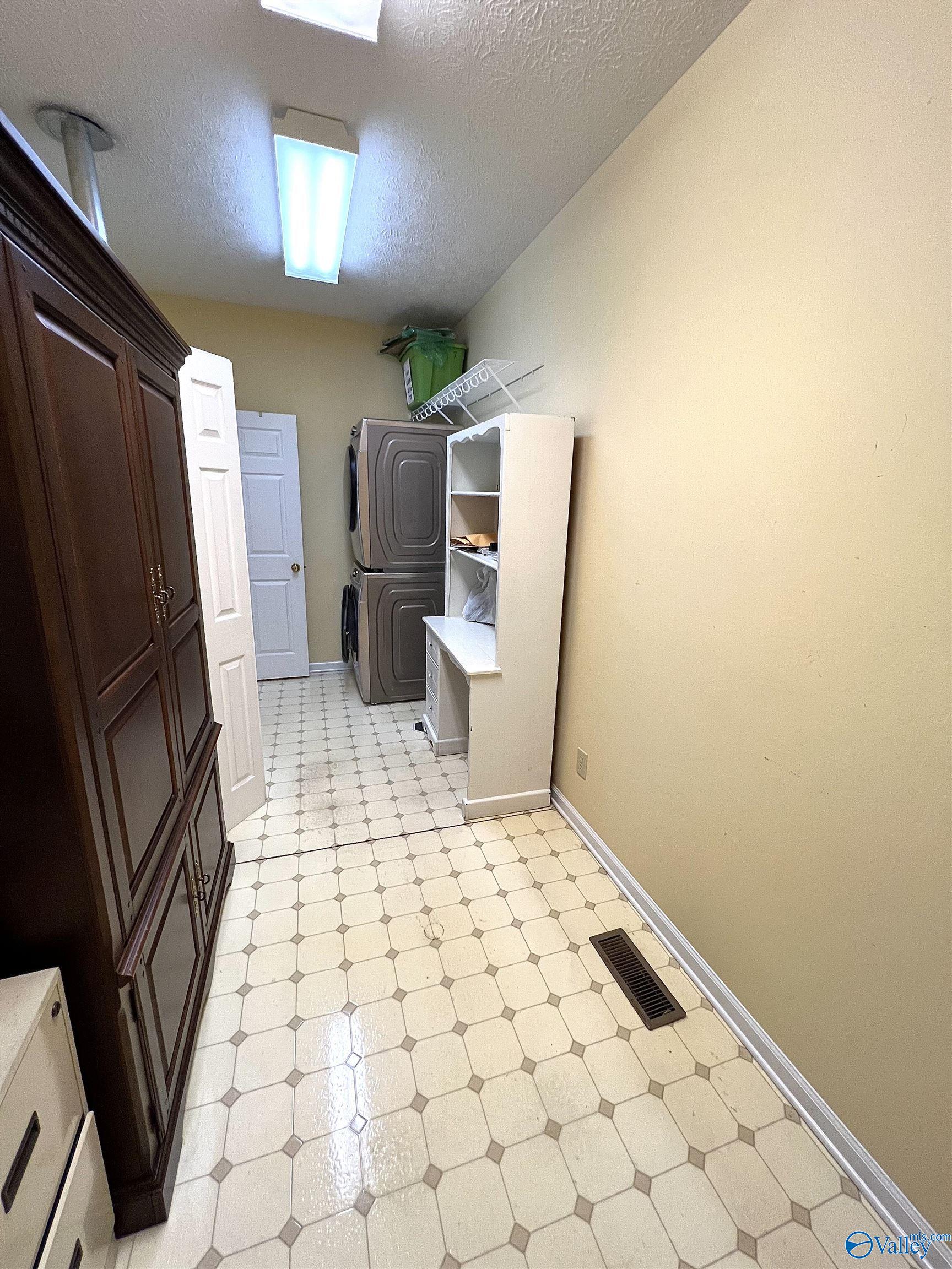 2605 Oak Village Drive