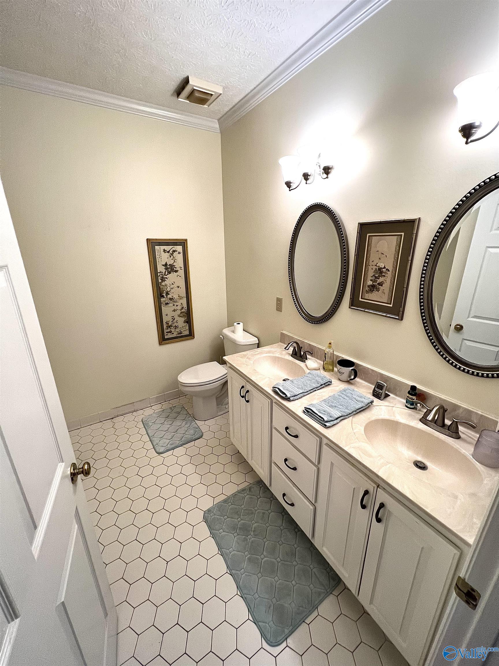 2605 Oak Village Drive