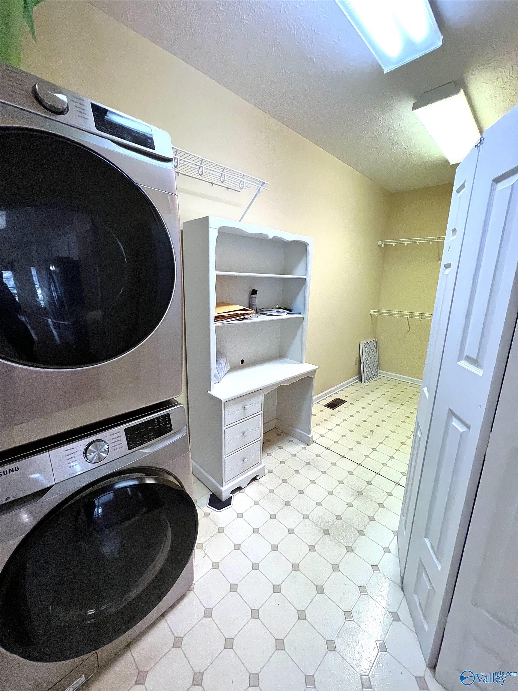 2605 Oak Village Drive