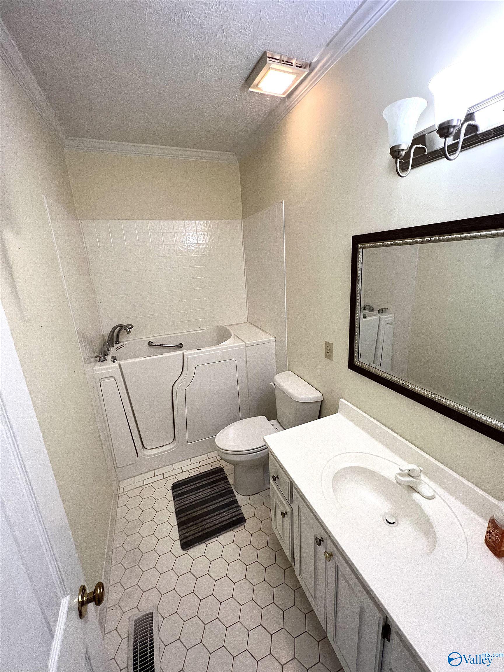 2605 Oak Village Drive