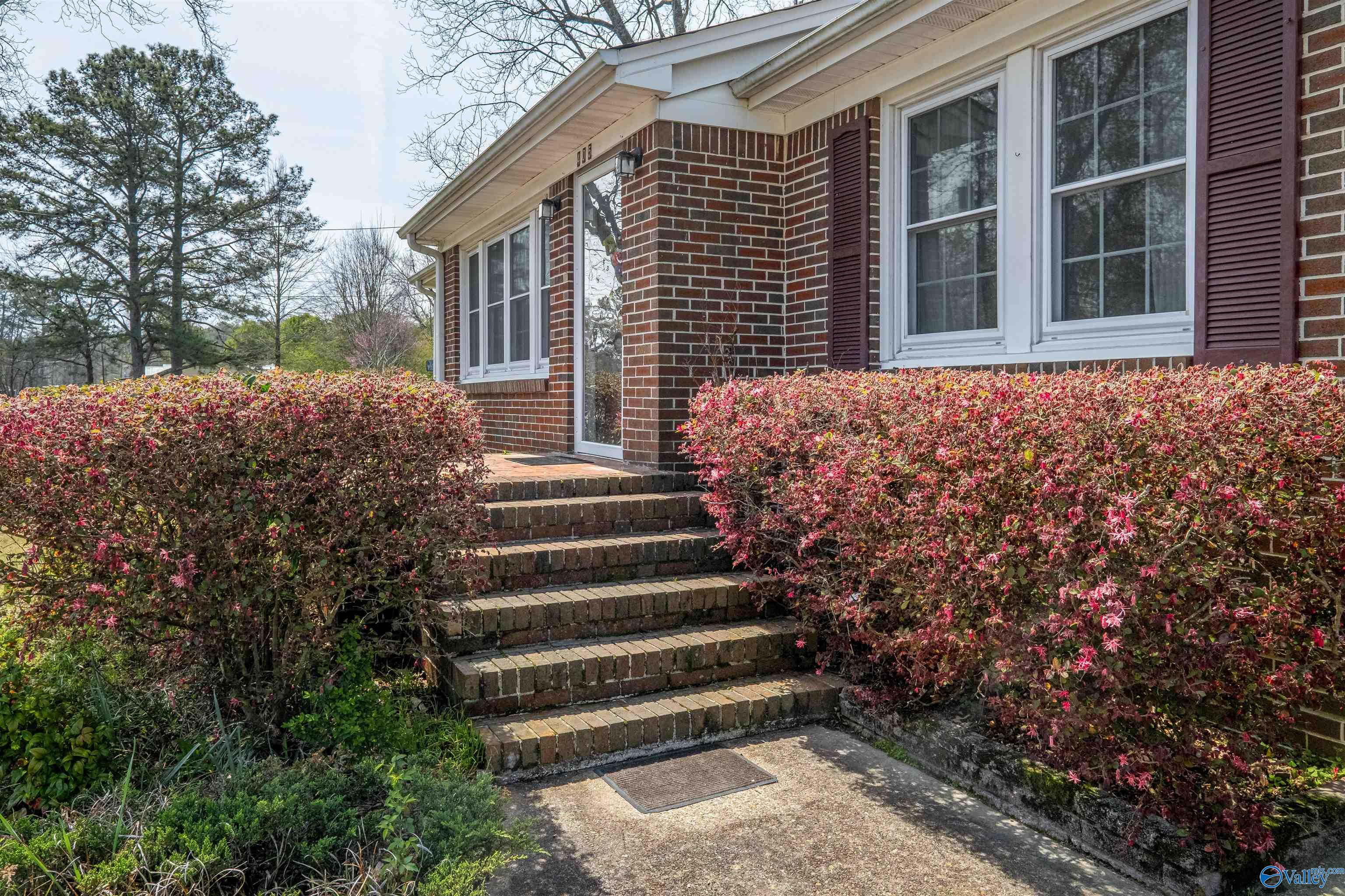 405 Lonesome Bend Road