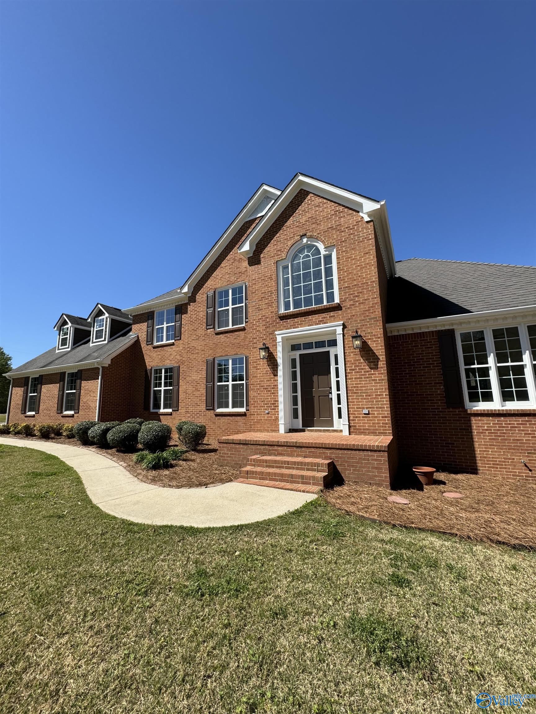 101 Carolwood Cove