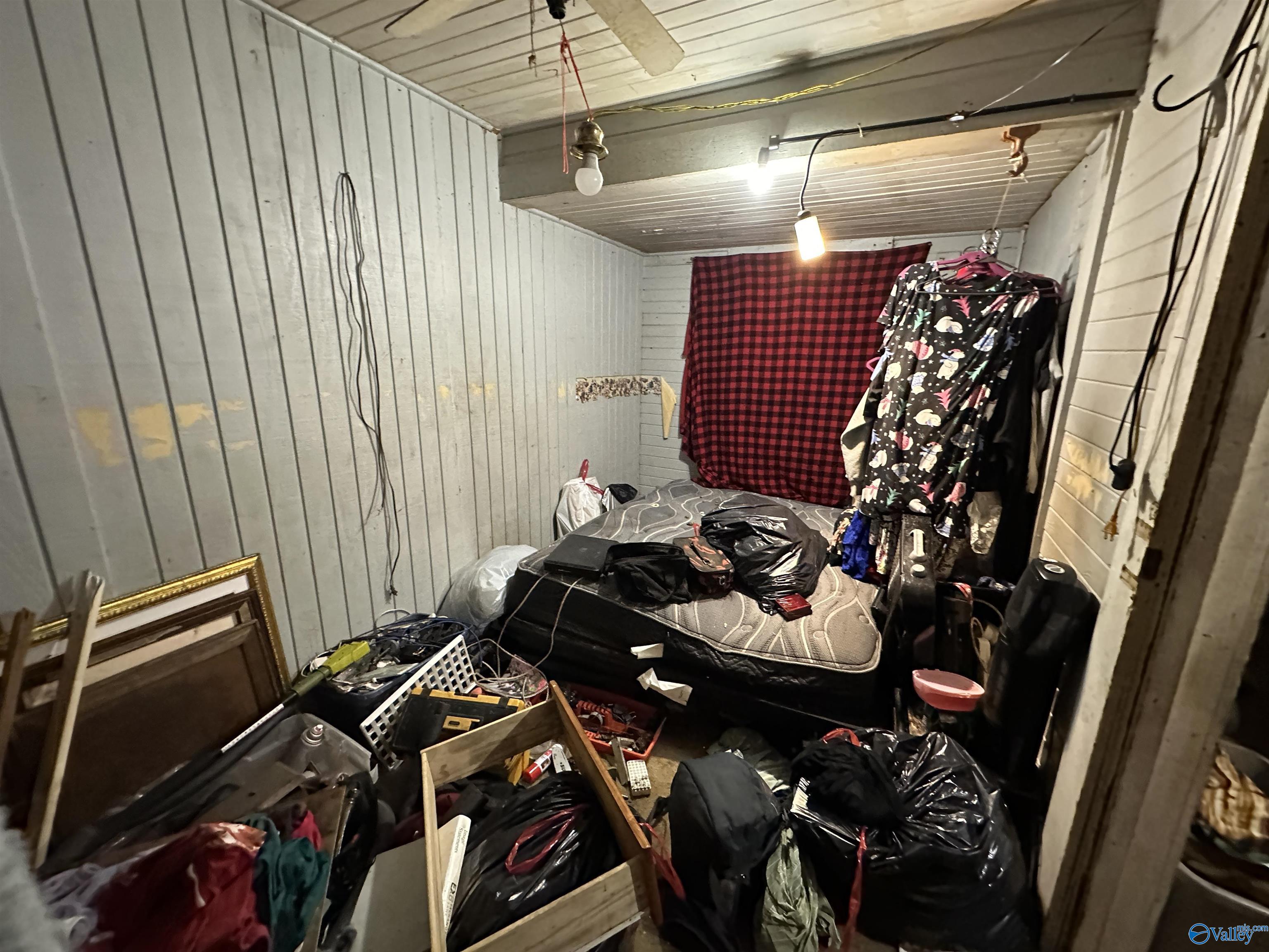 2203 E Tuscaloosa Avenue