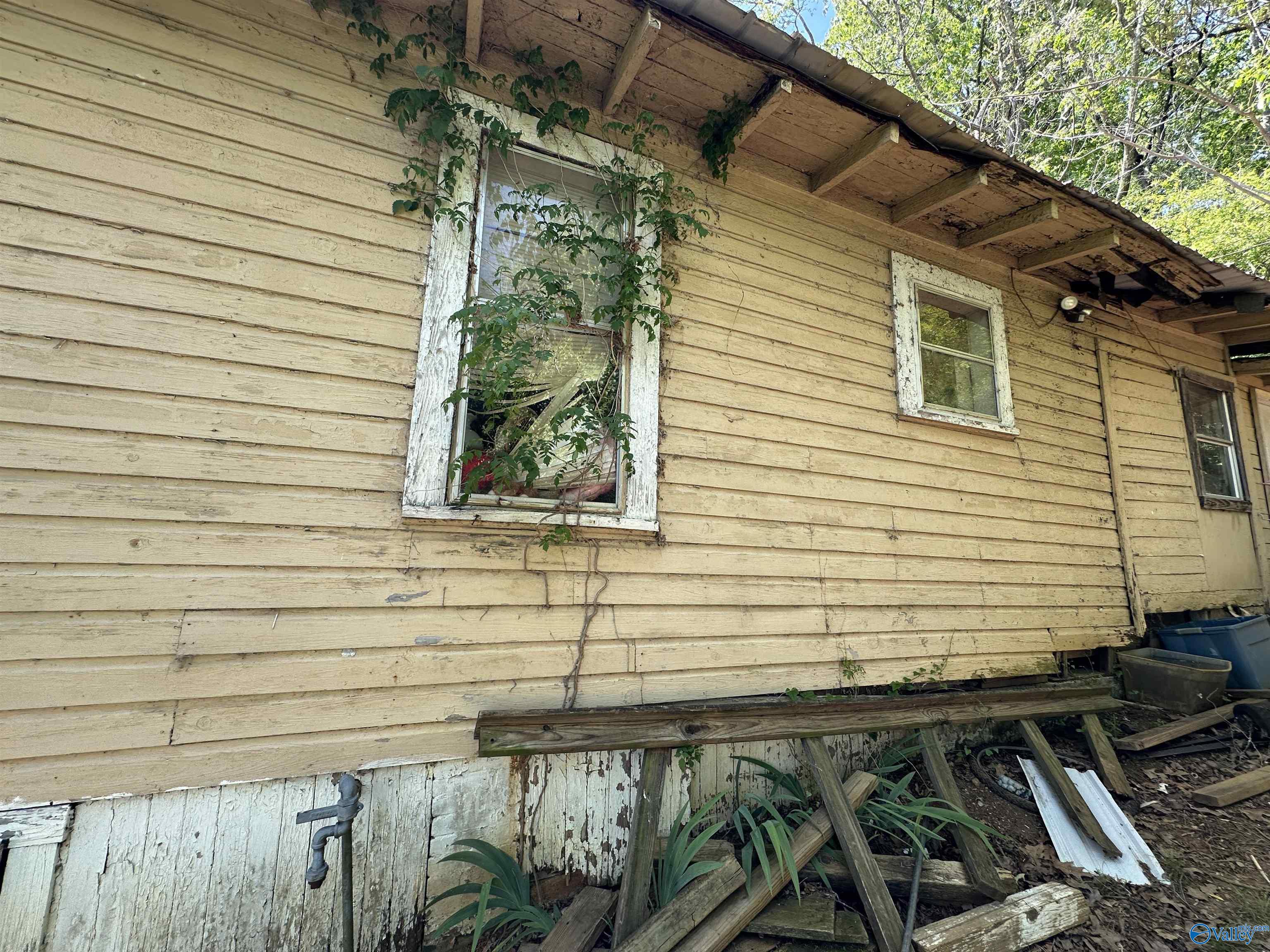 2203 E Tuscaloosa Avenue