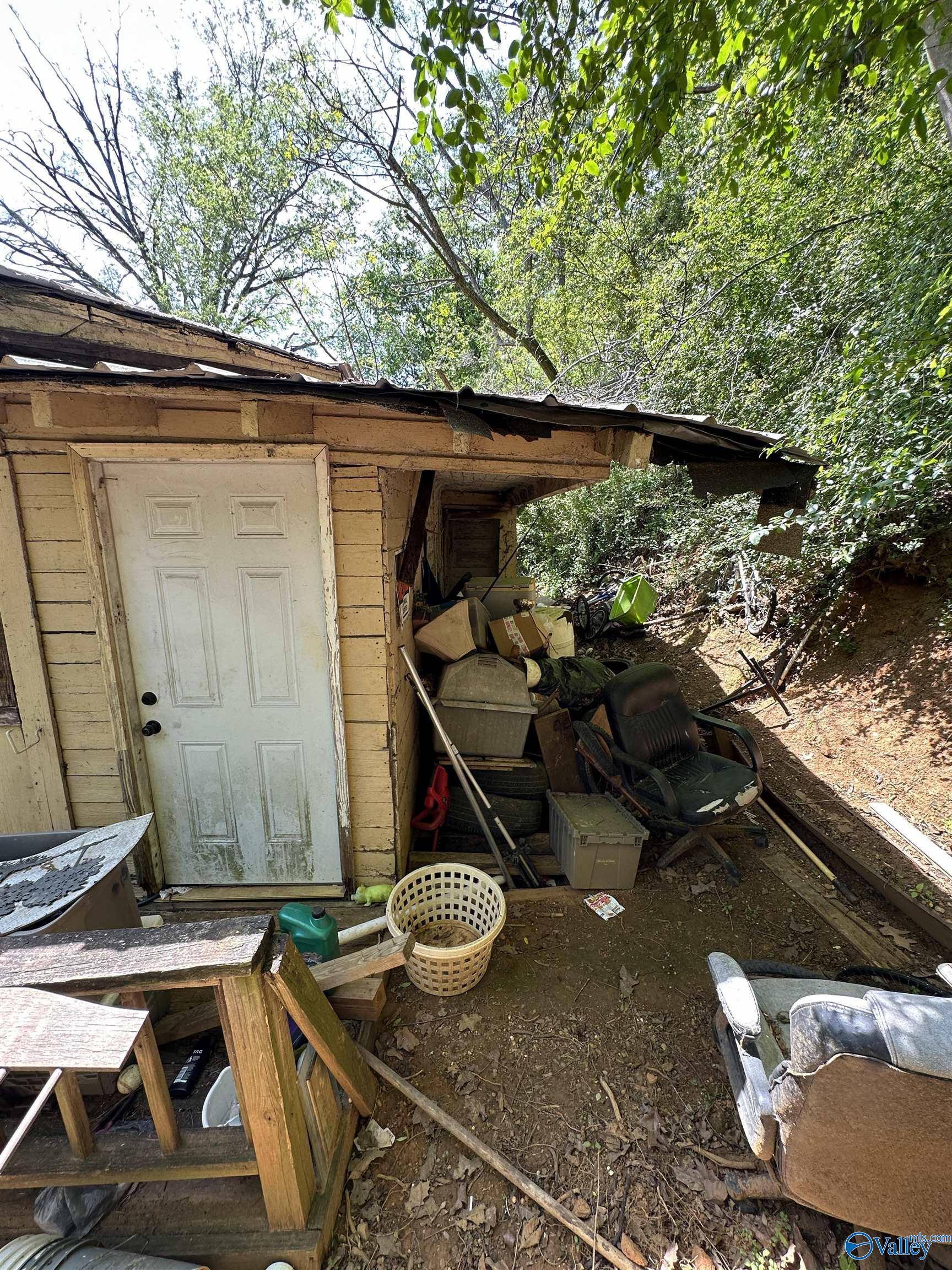 2203 E Tuscaloosa Avenue