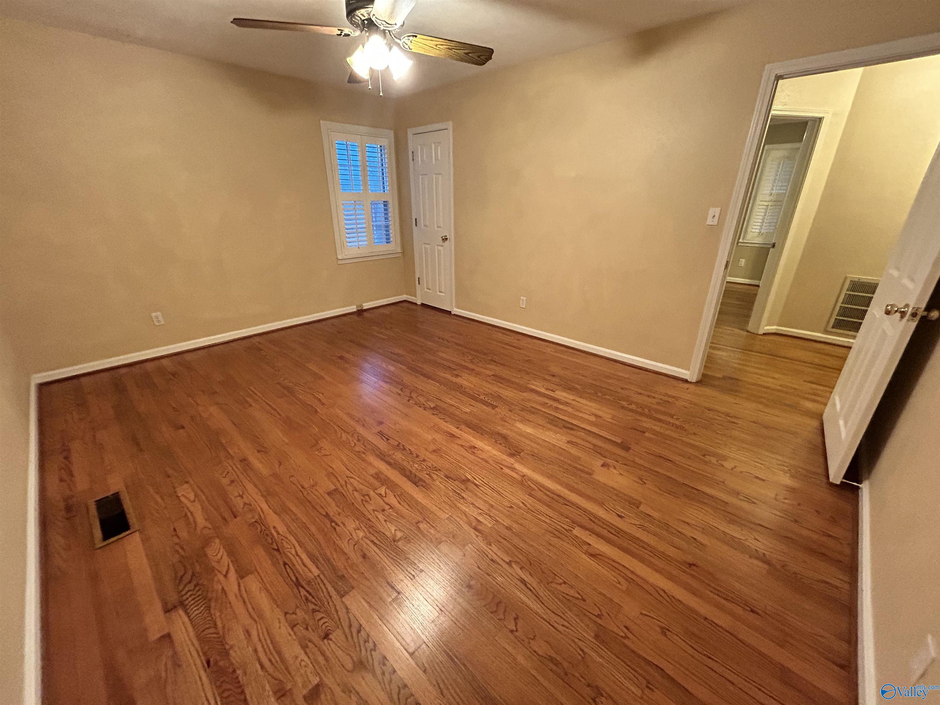 120 Buckingham Place