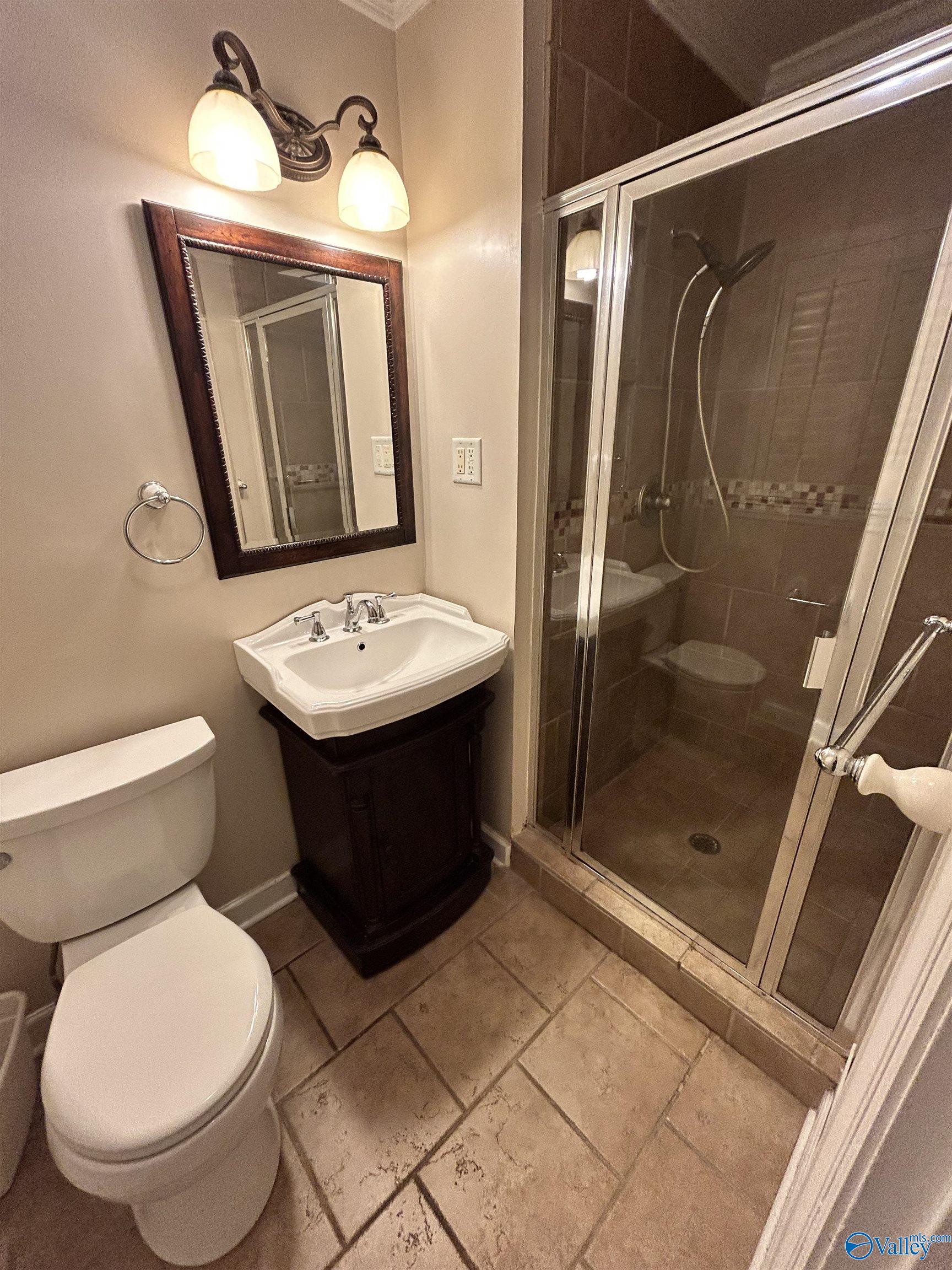 120 Buckingham Place