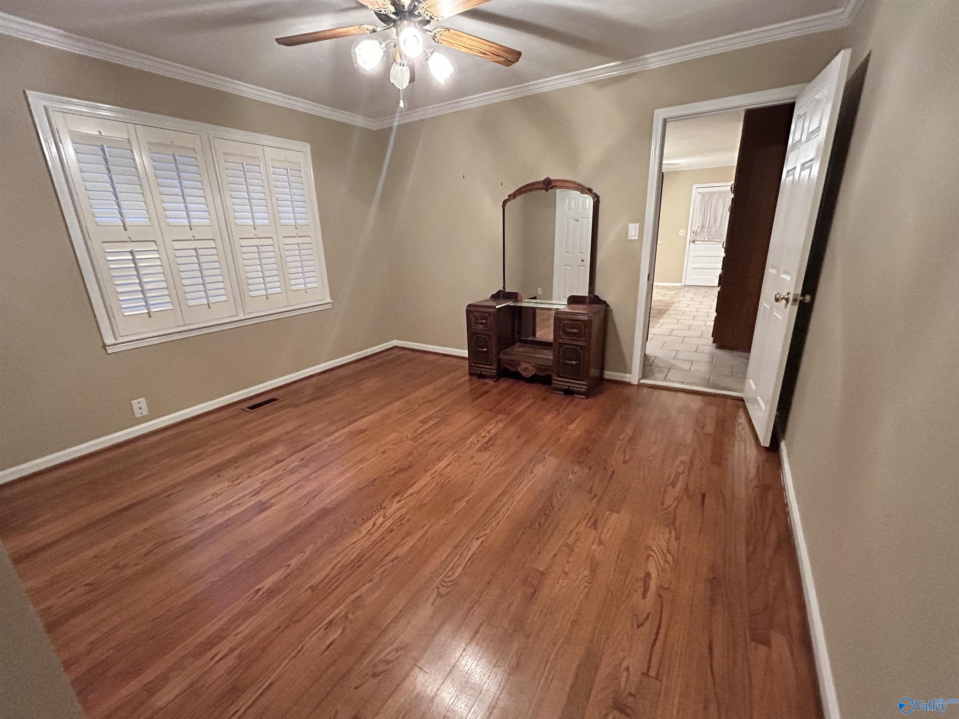 120 Buckingham Place