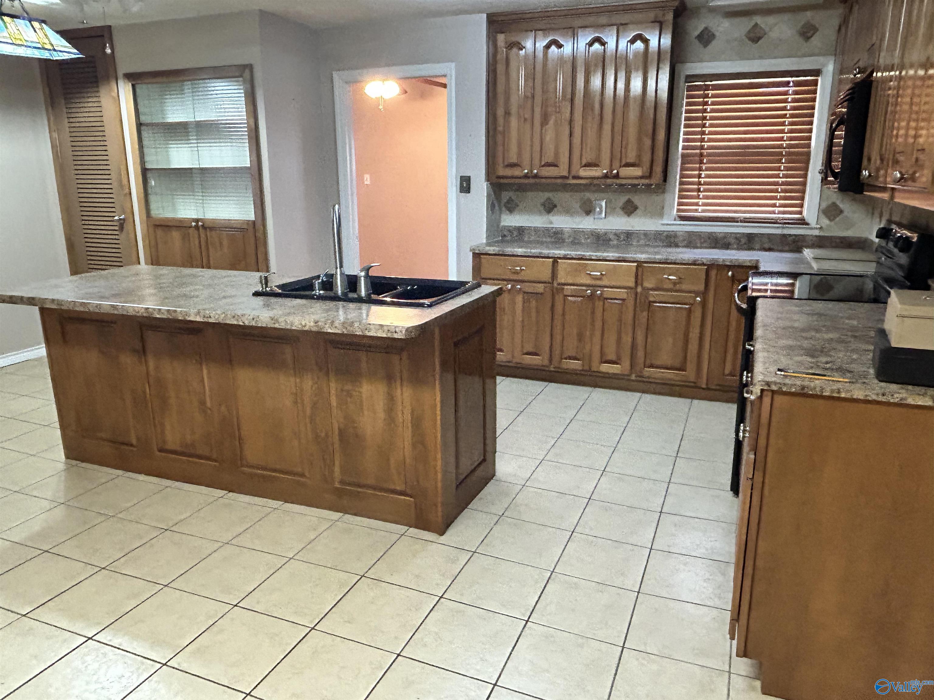 1405 Lonesome Bend Road