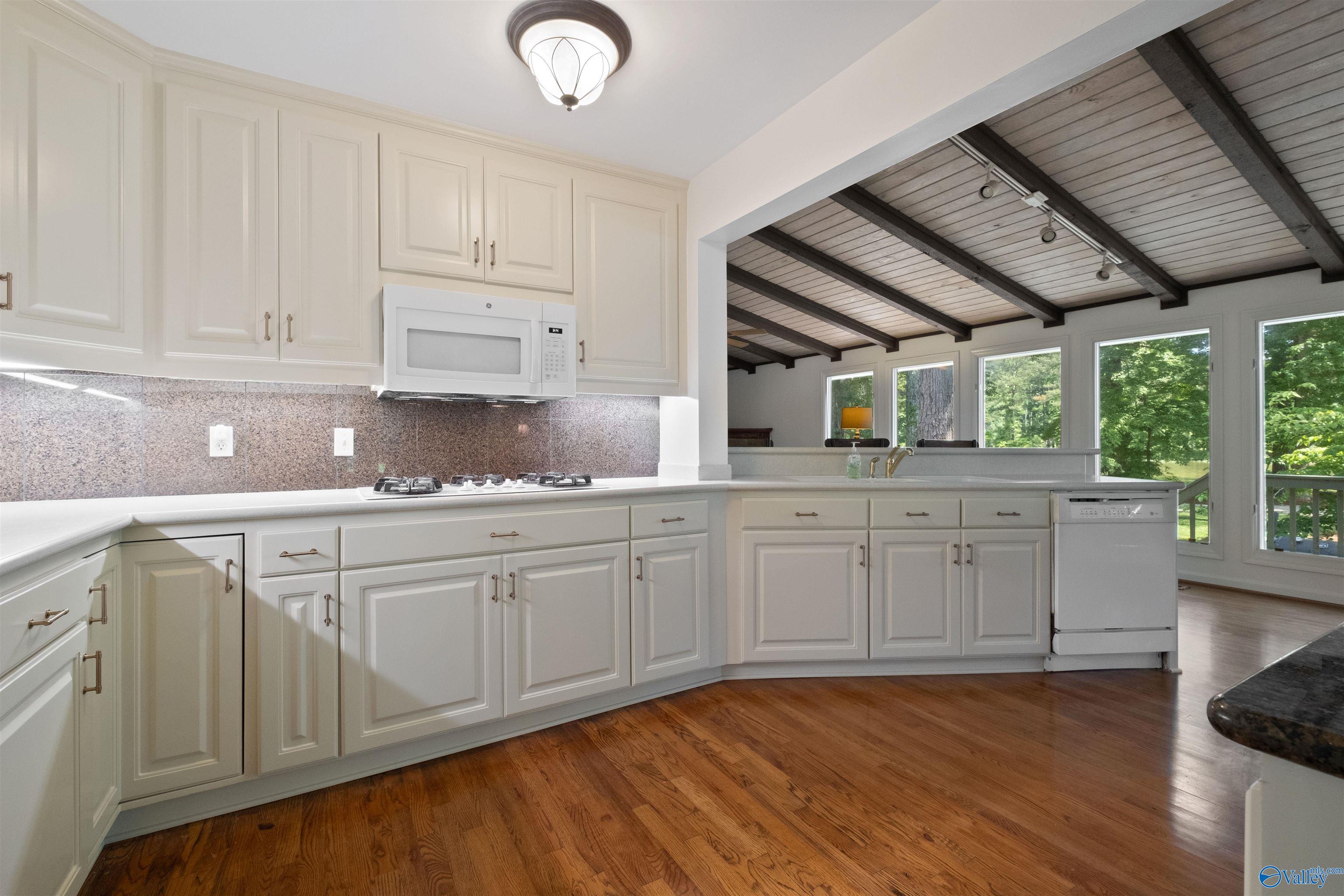 3107 Bridgepoint Road