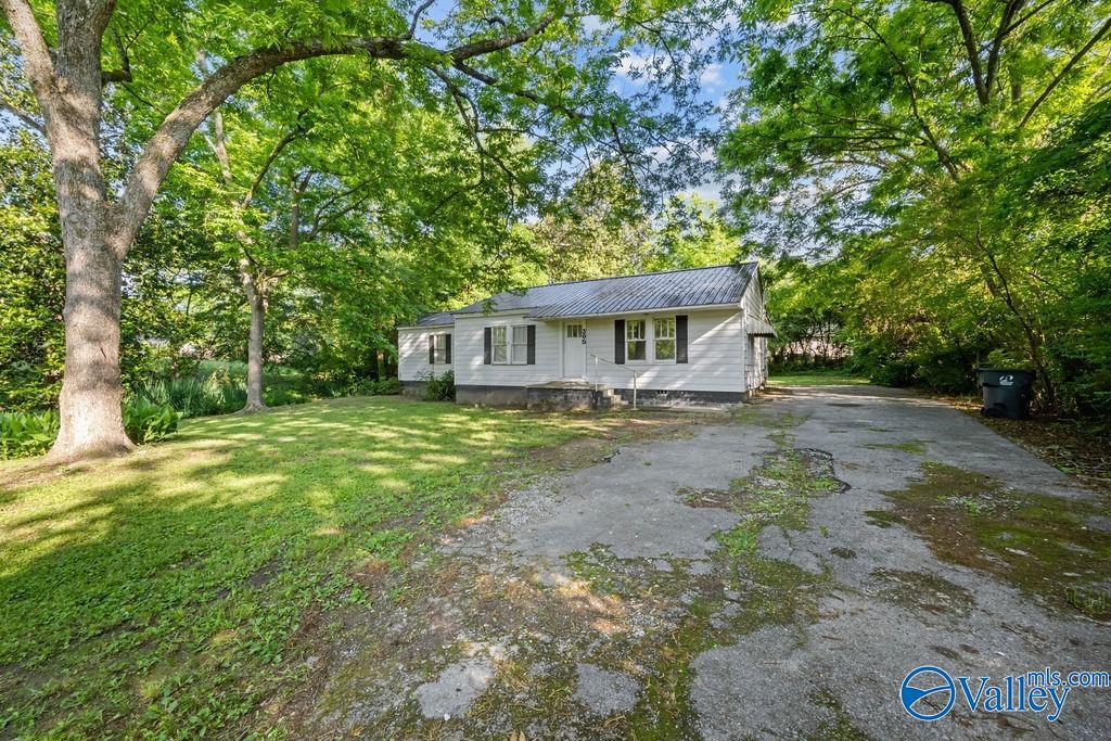 305 S College Street