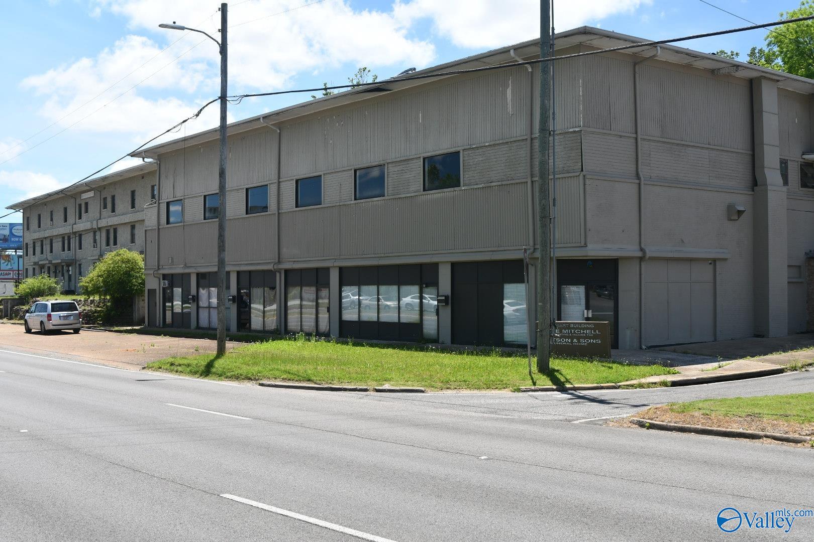 562 W Meighan Boulevard