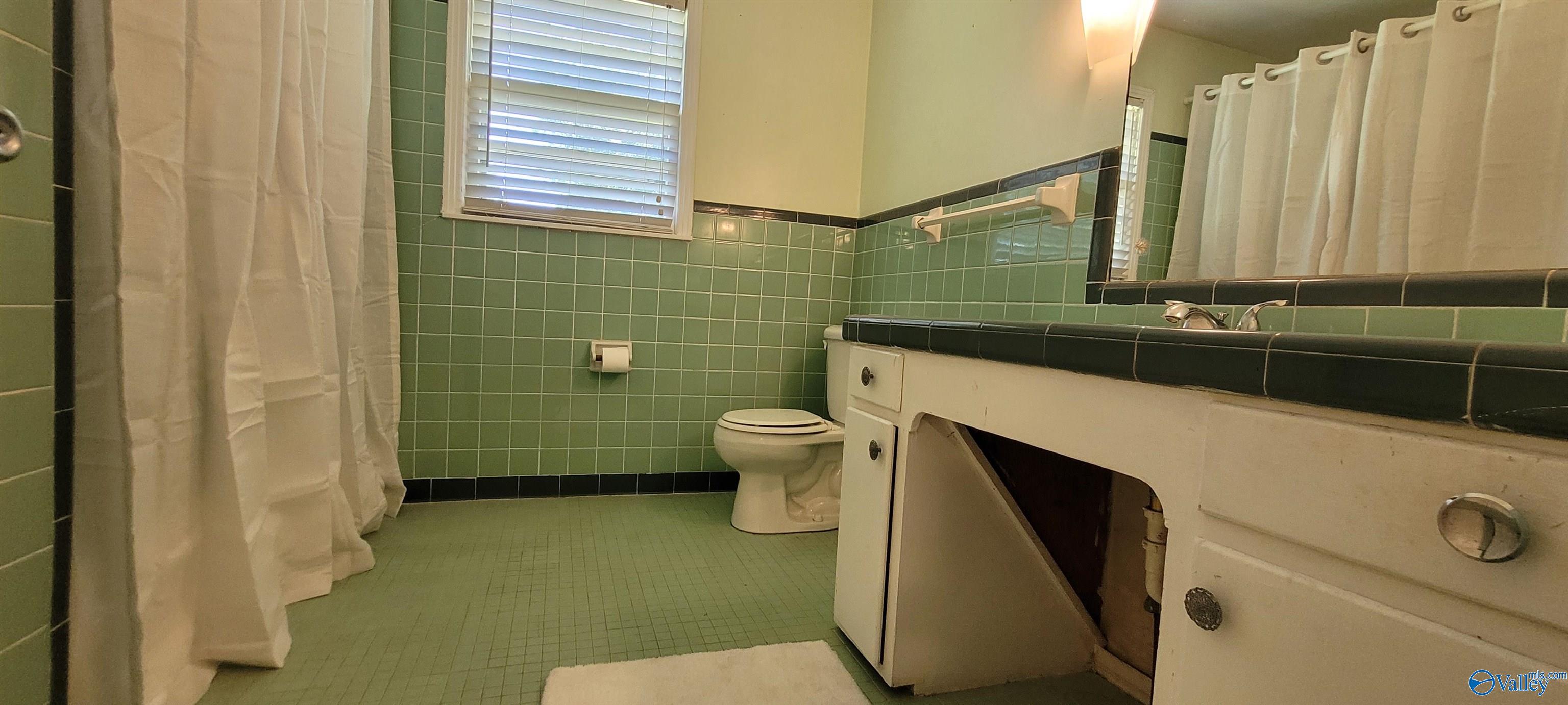 112 Buckingham Place