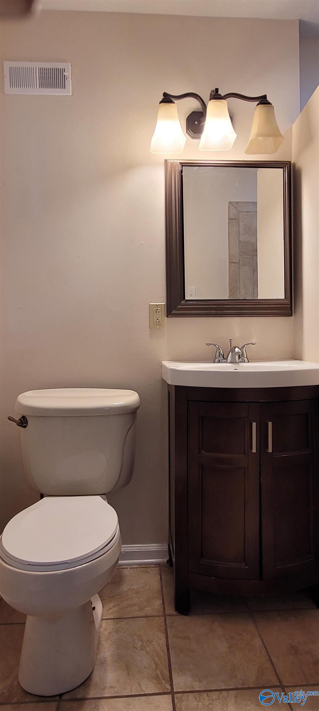 112 Buckingham Place