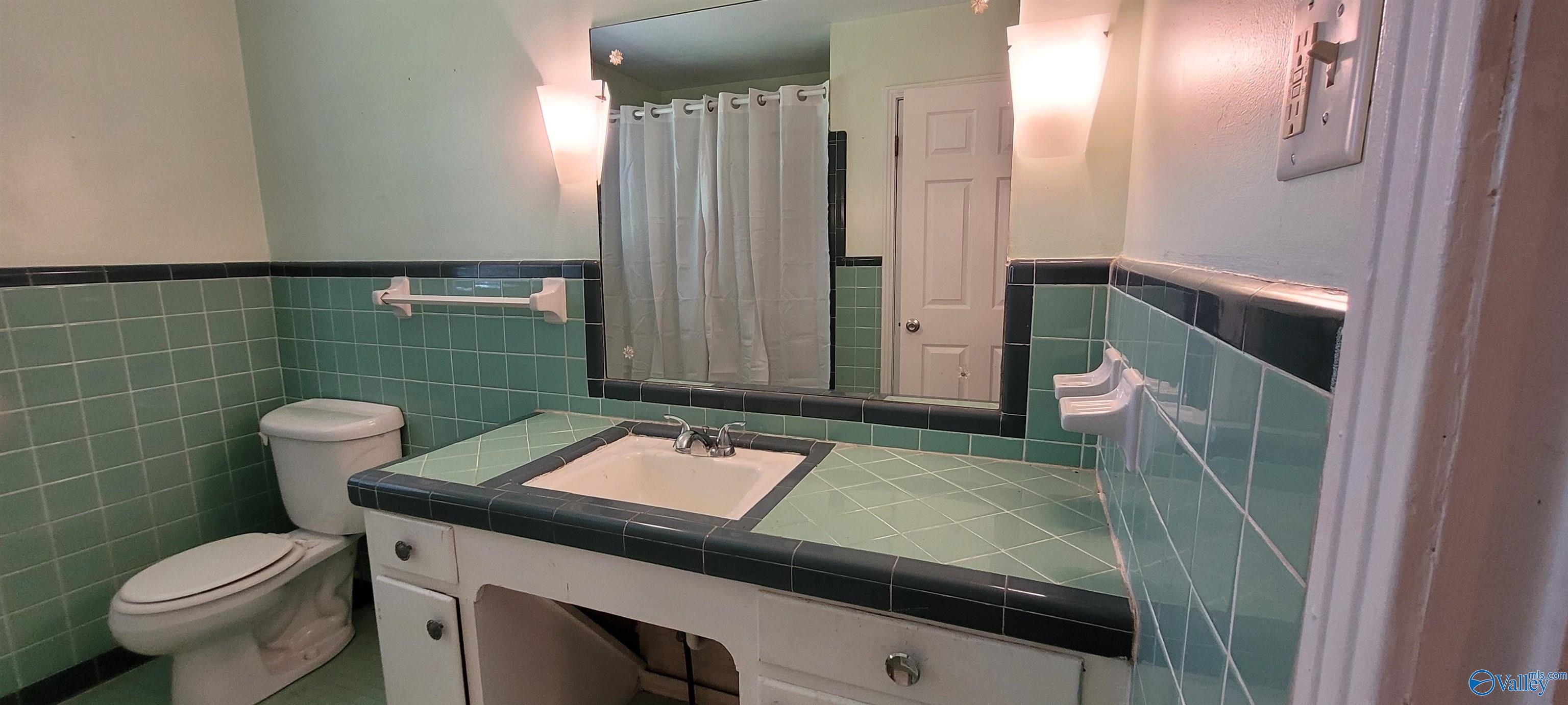 112 Buckingham Place