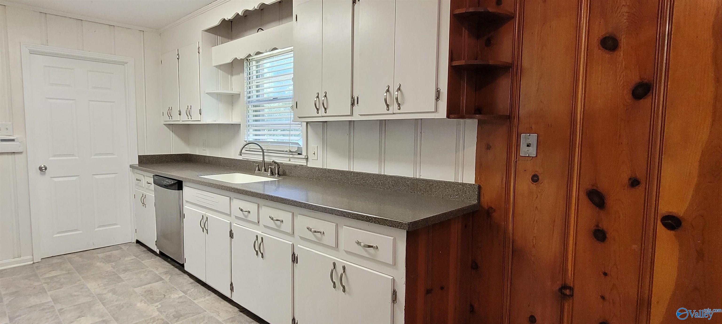 112 Buckingham Place