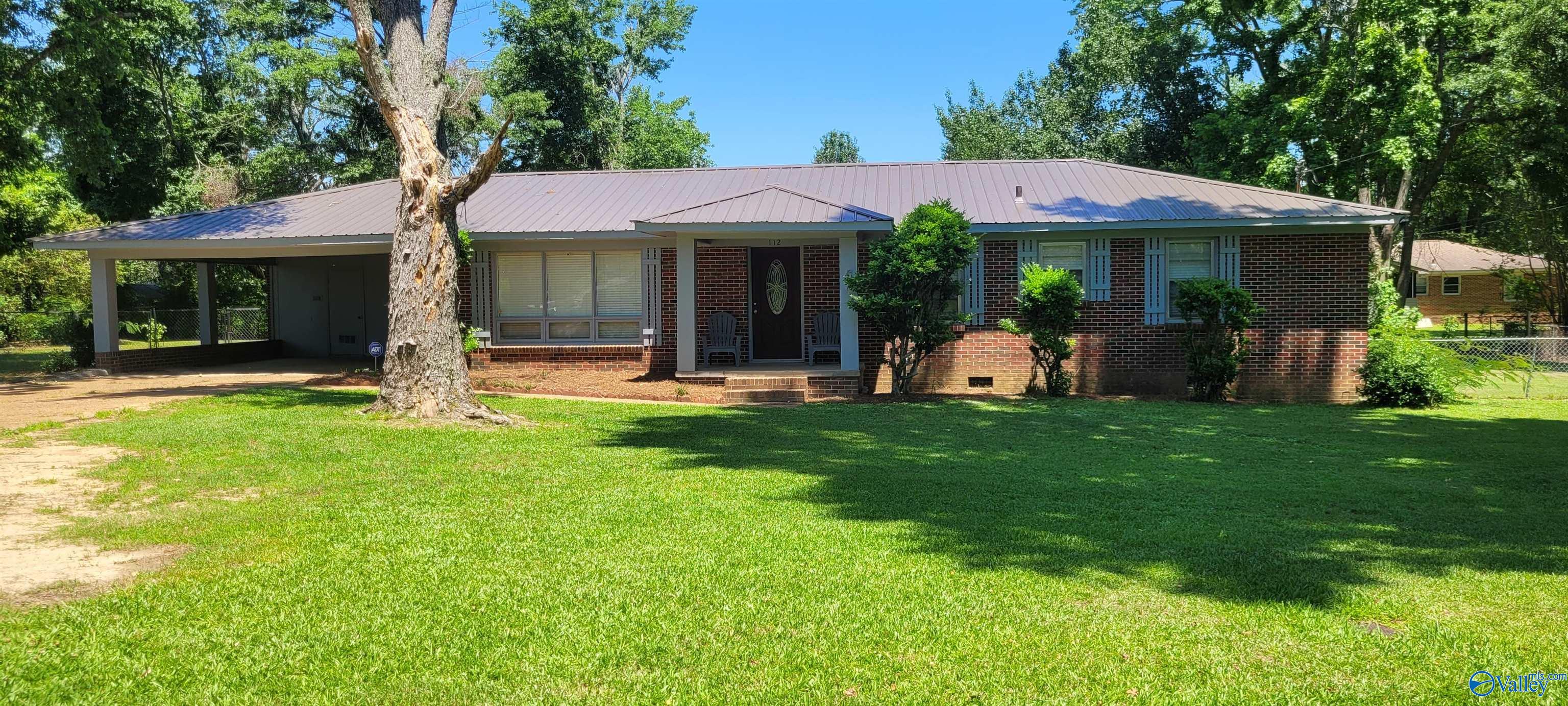 112 Buckingham Place