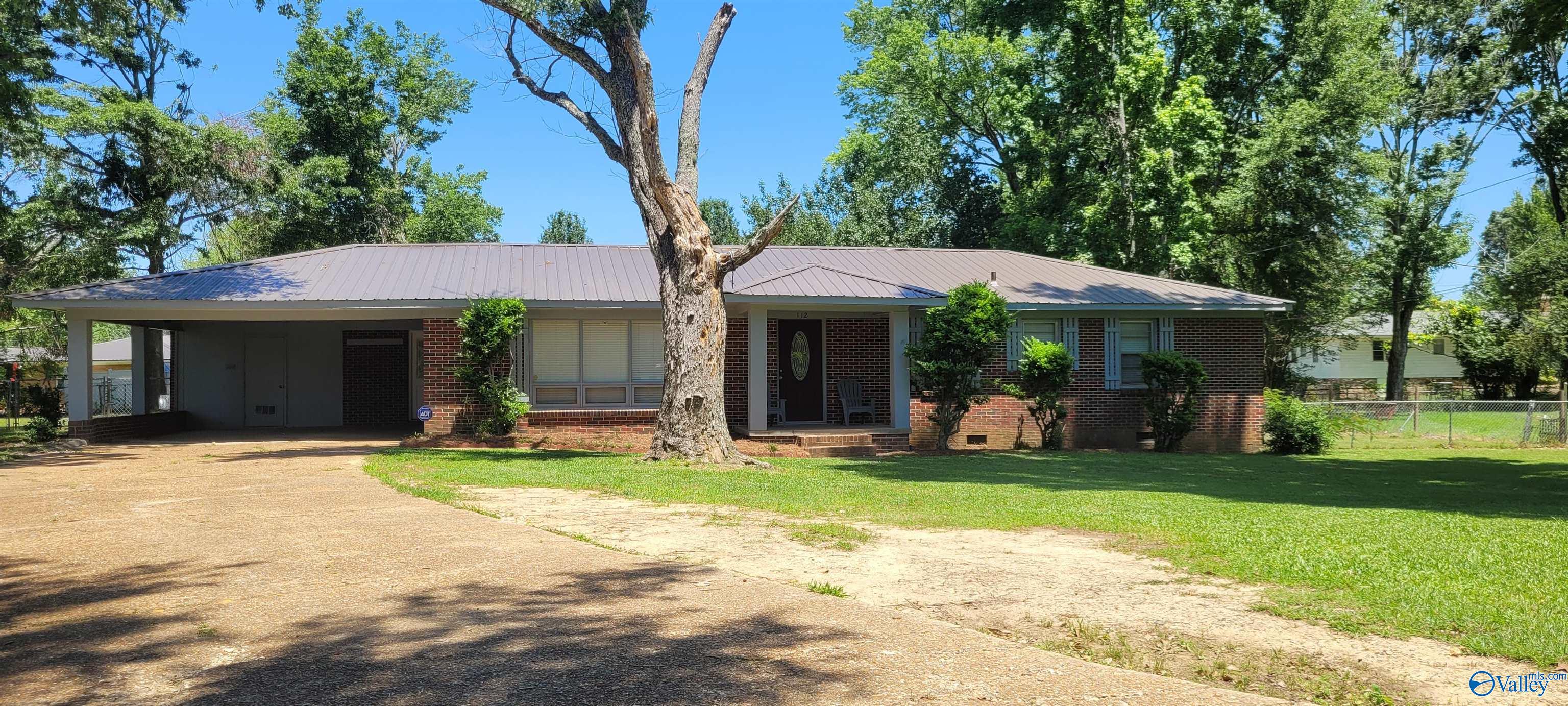 112 Buckingham Place