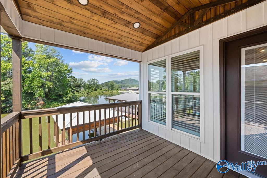 105 Camden Cove Lane