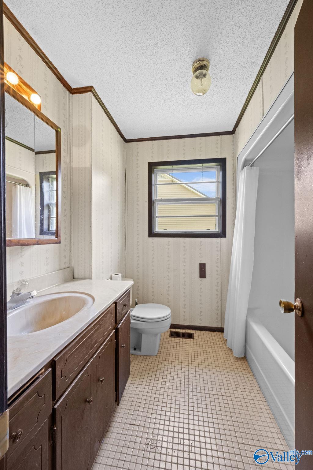 2763 Langdale Street