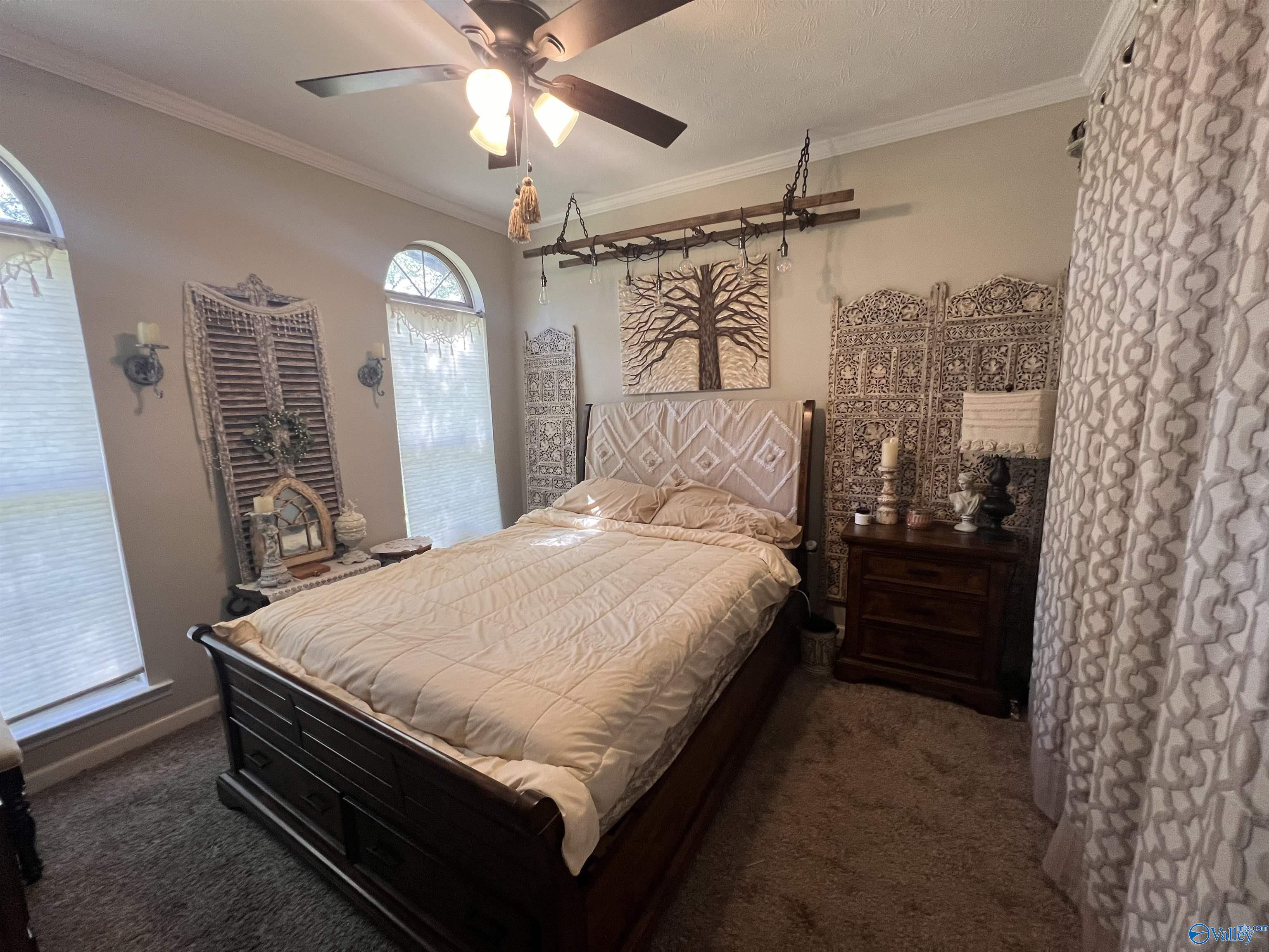 2960 Lakeshore Drive