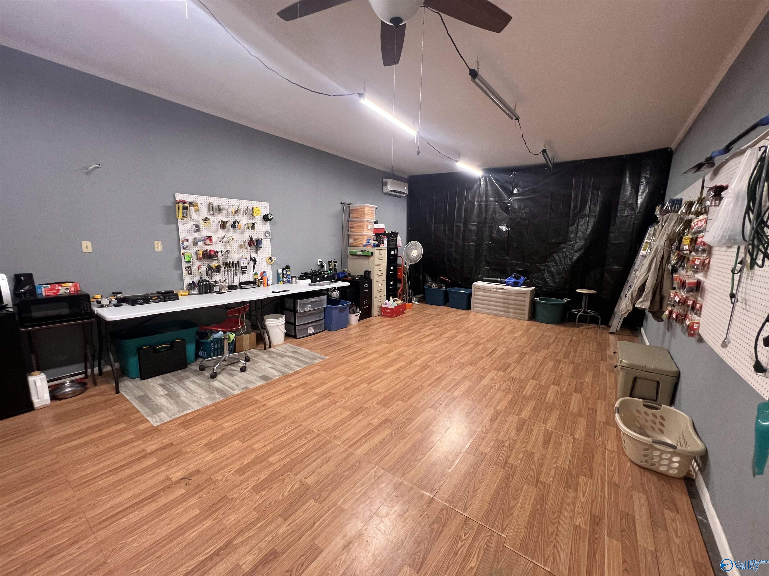 2960 Lakeshore Drive