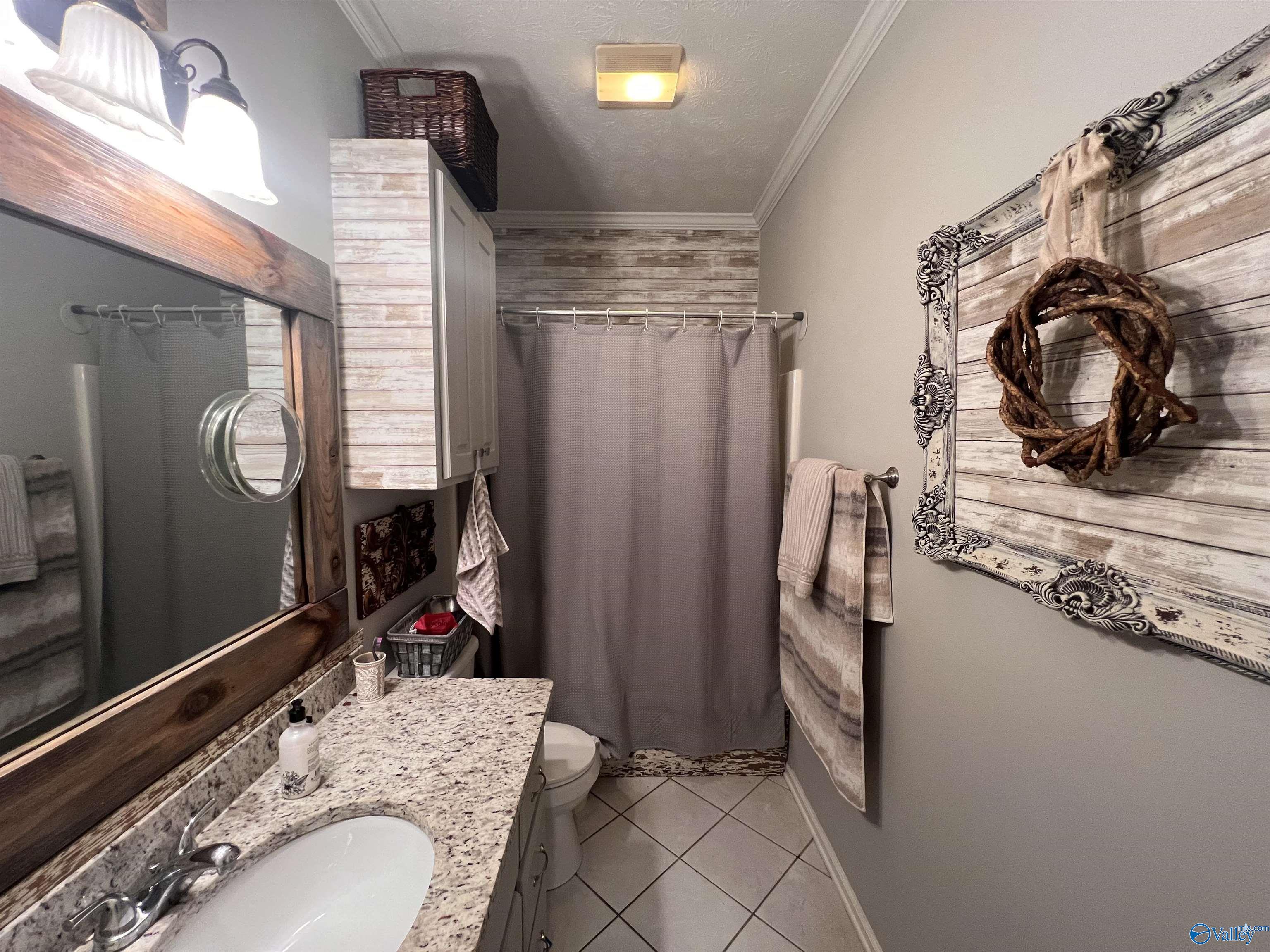 2960 Lakeshore Drive