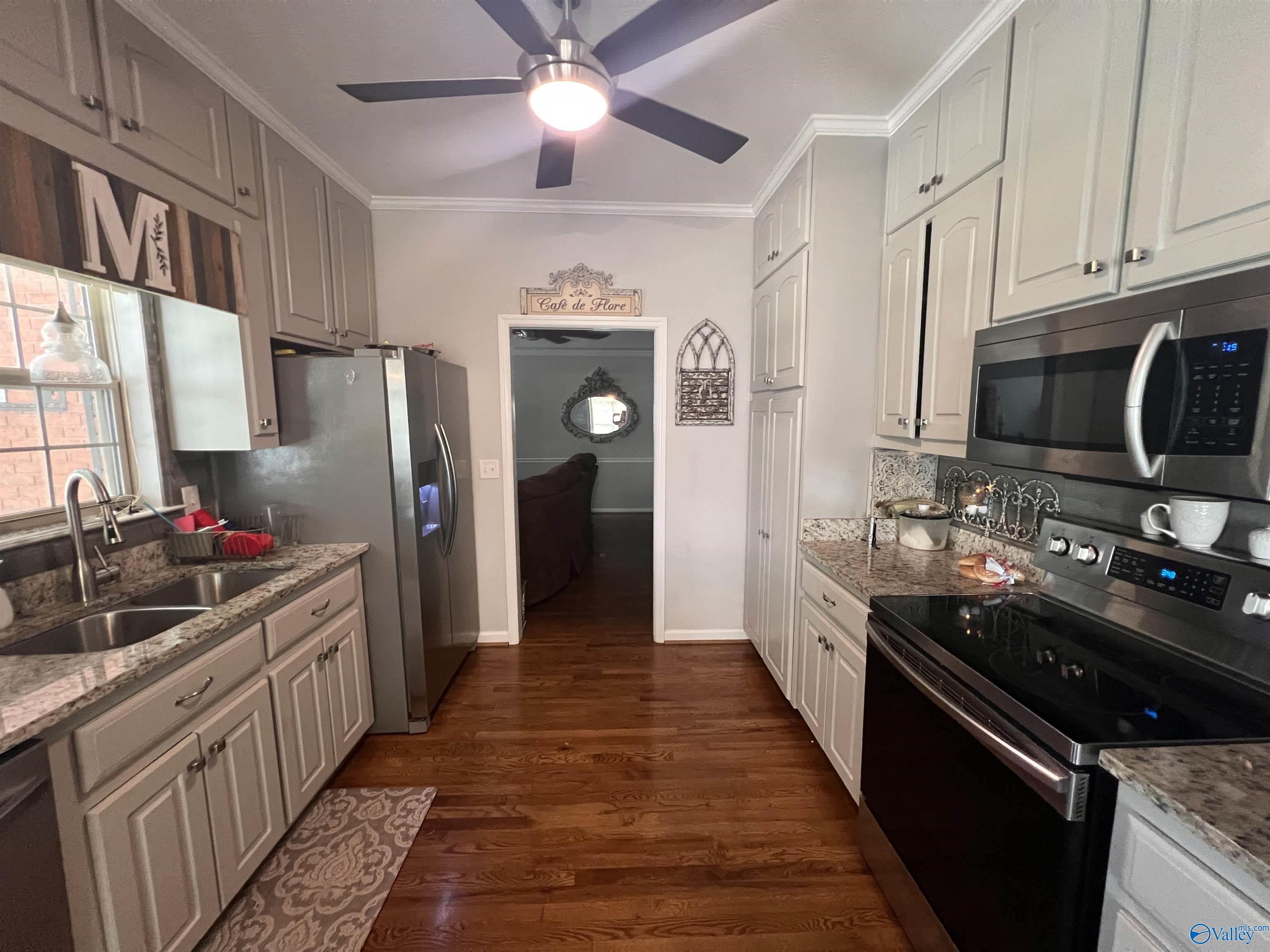 2960 Lakeshore Drive