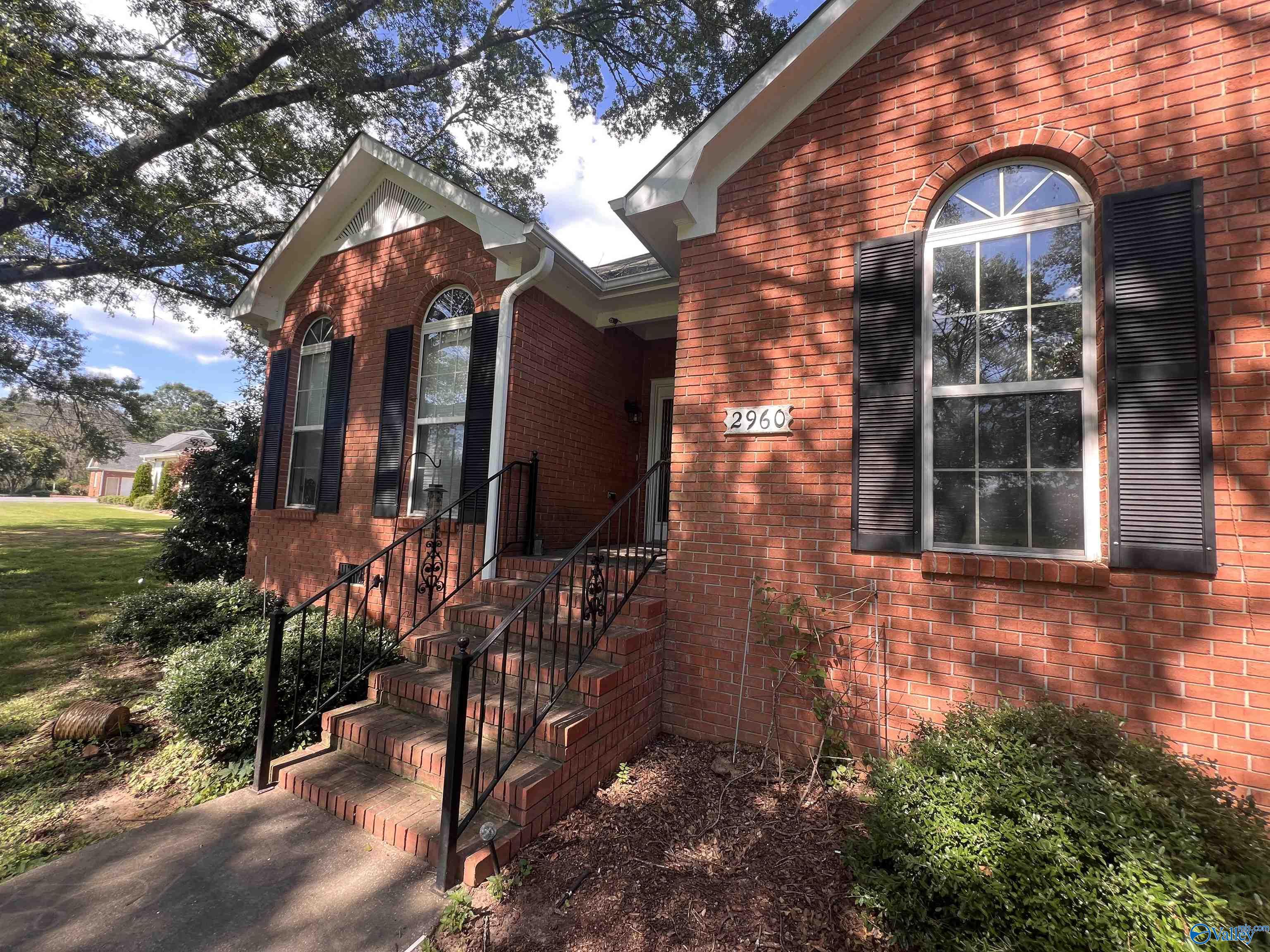 2960 Lakeshore Drive