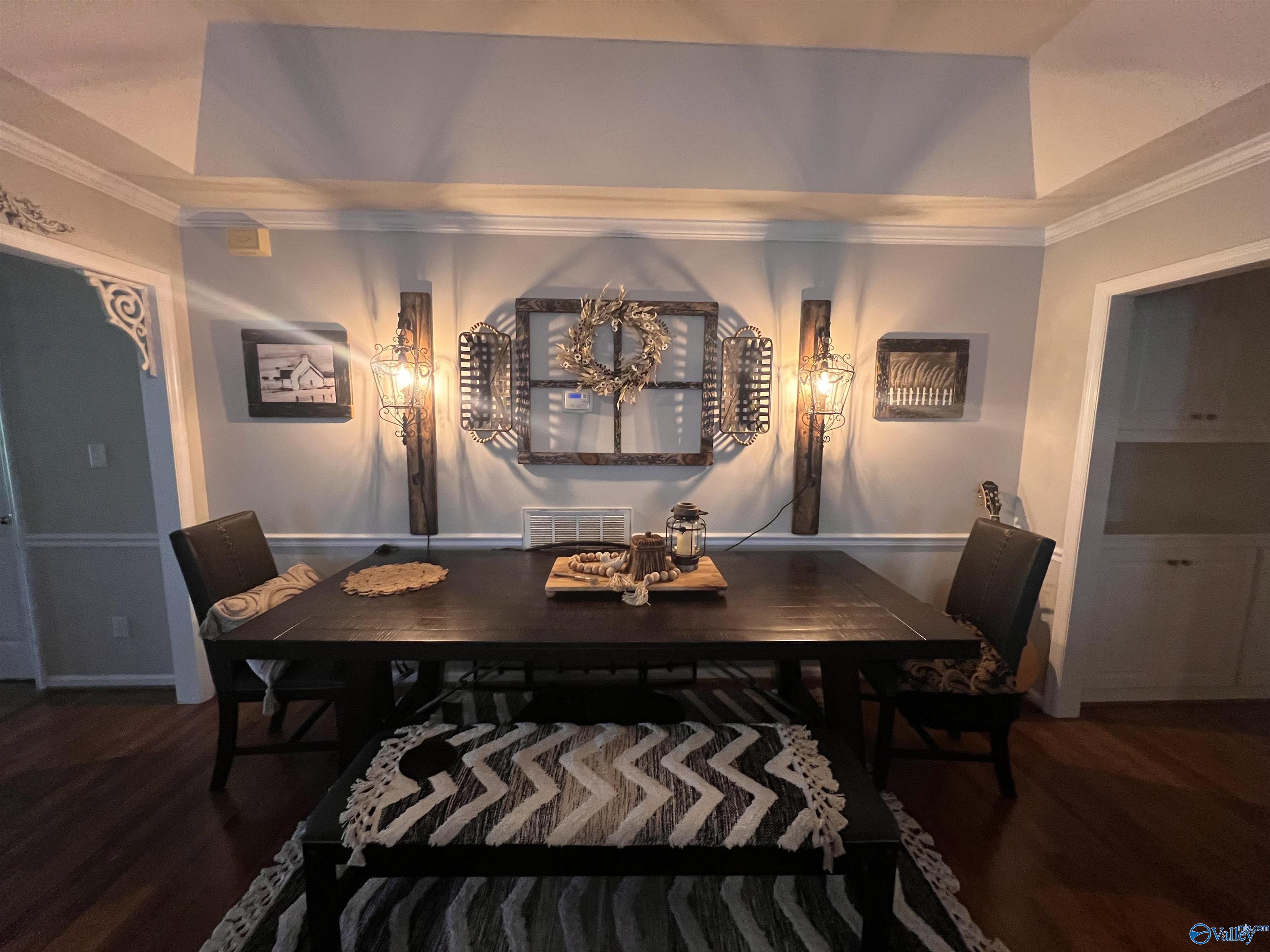 2960 Lakeshore Drive