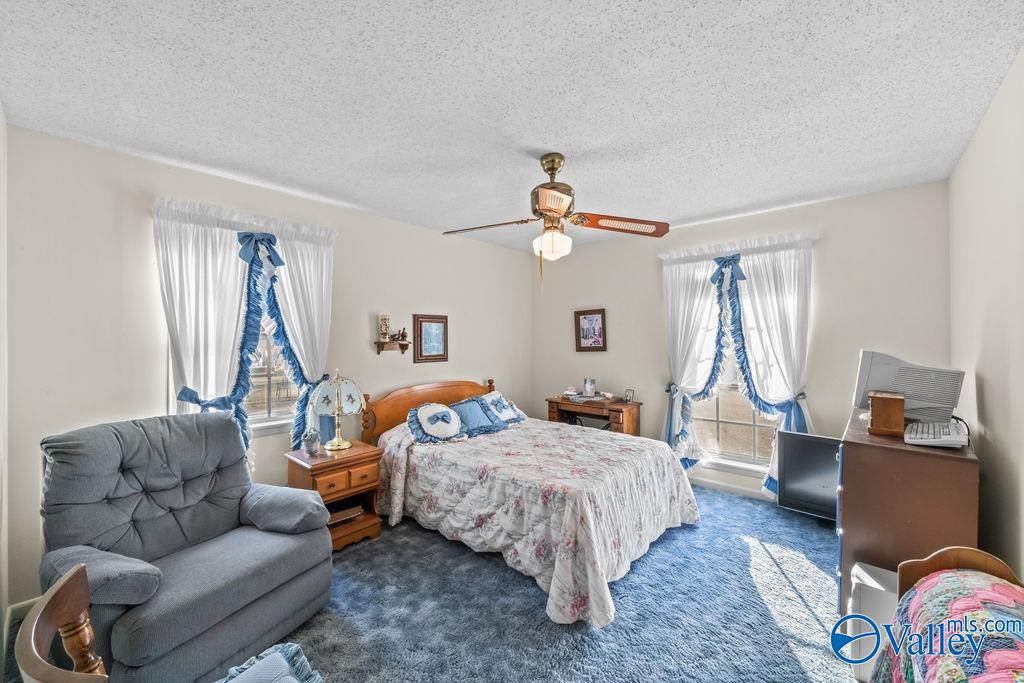 3236 Jenkins Circle N