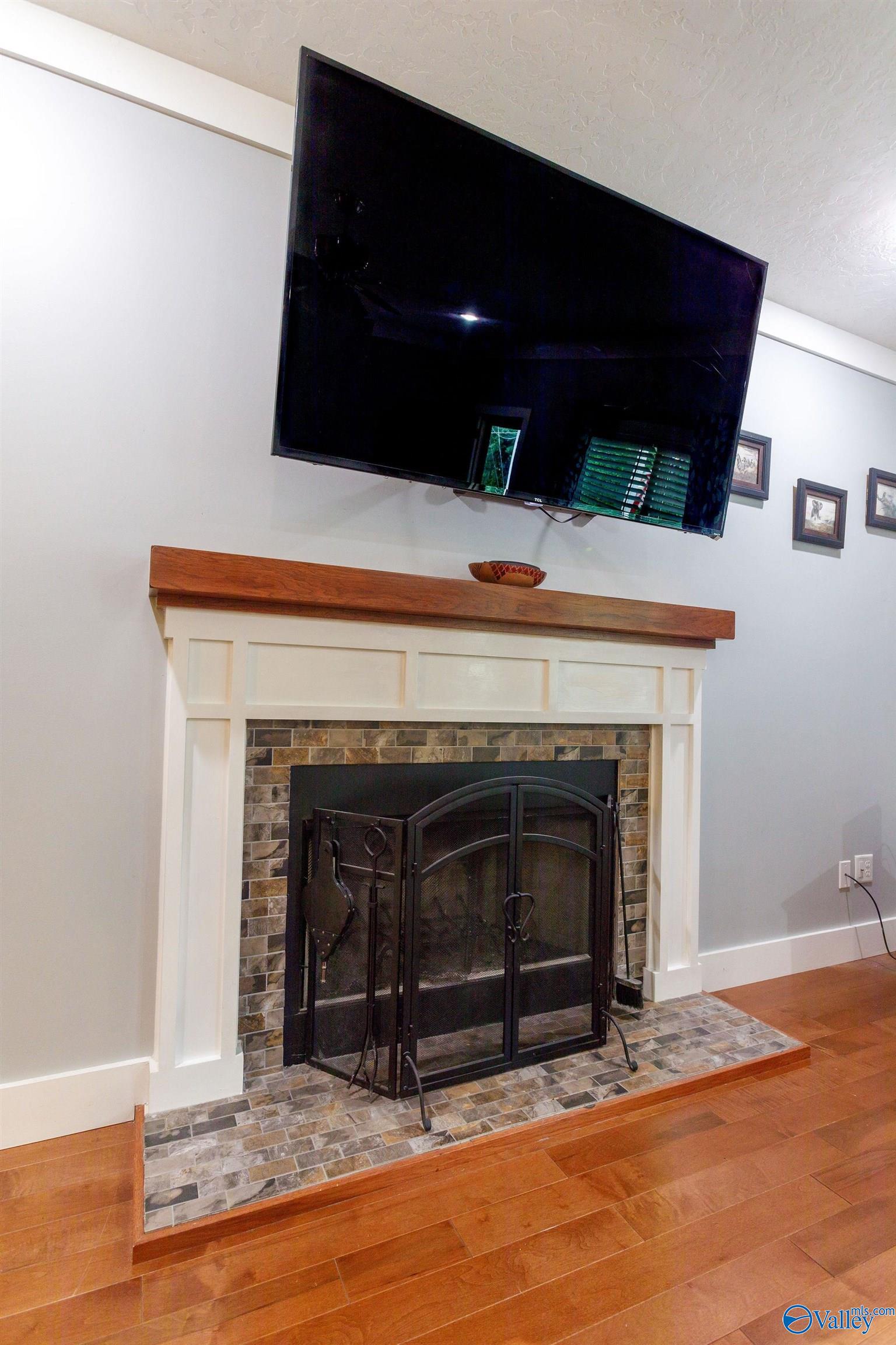 1102 Pineview Avenue