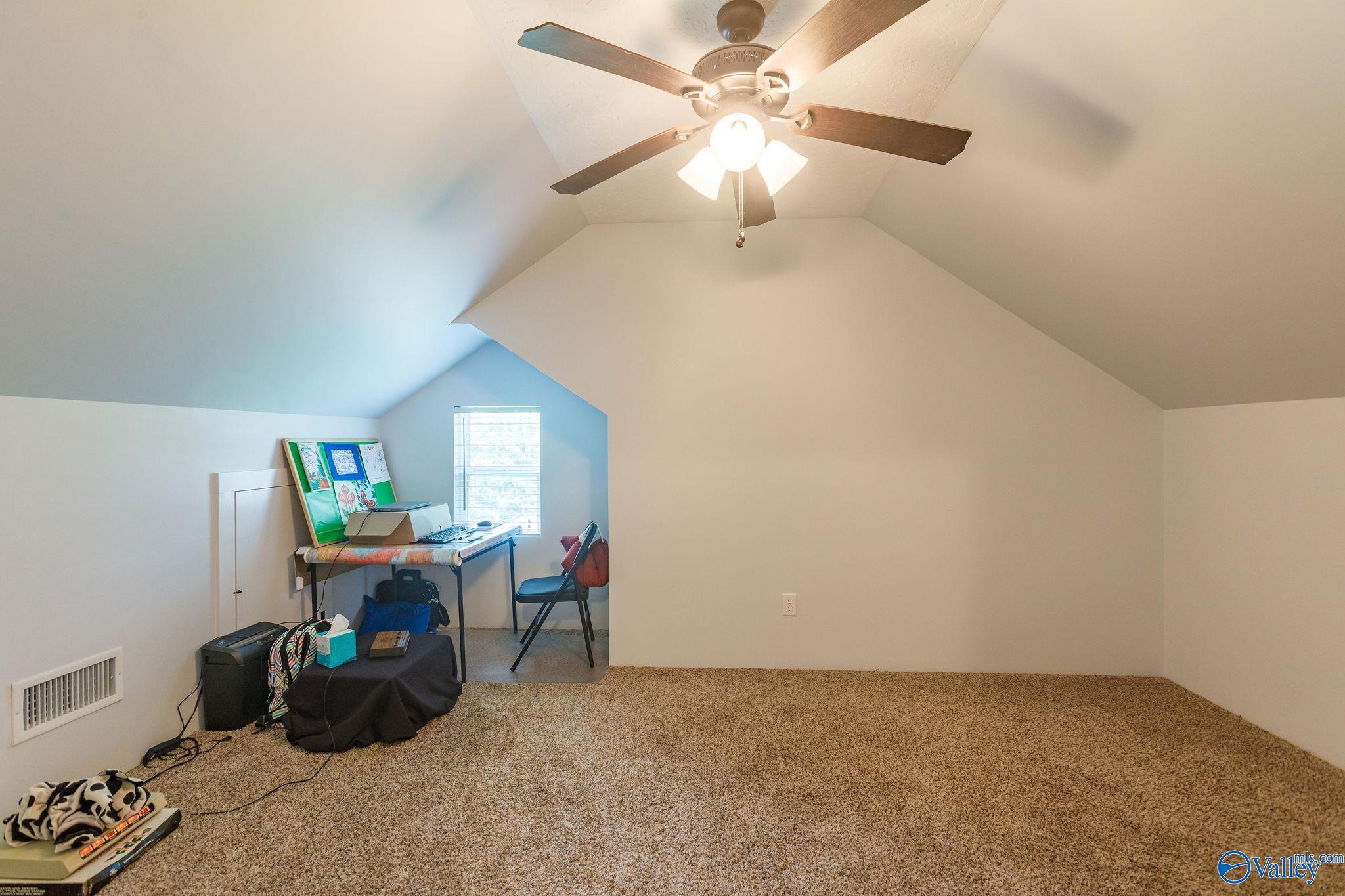 1102 Pineview Avenue