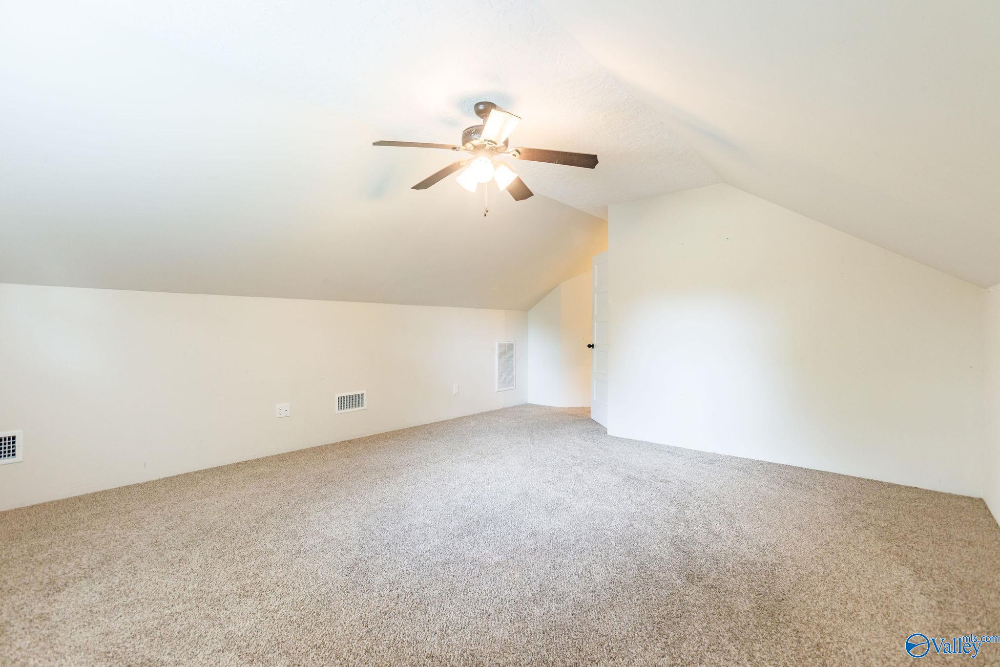 1102 Pineview Avenue