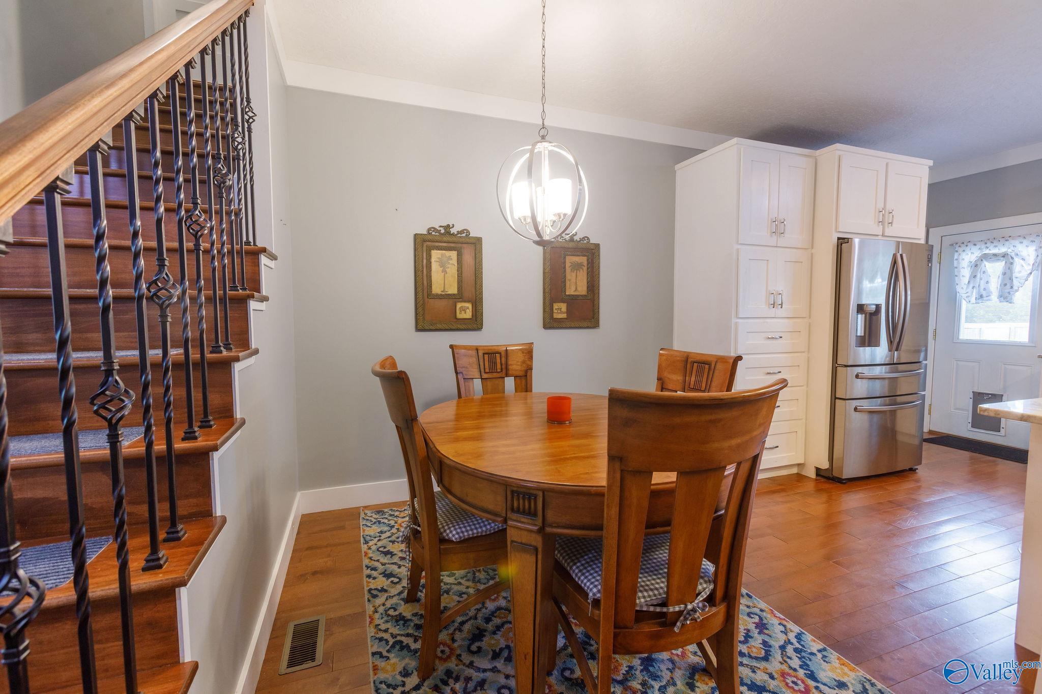 1102 Pineview Avenue