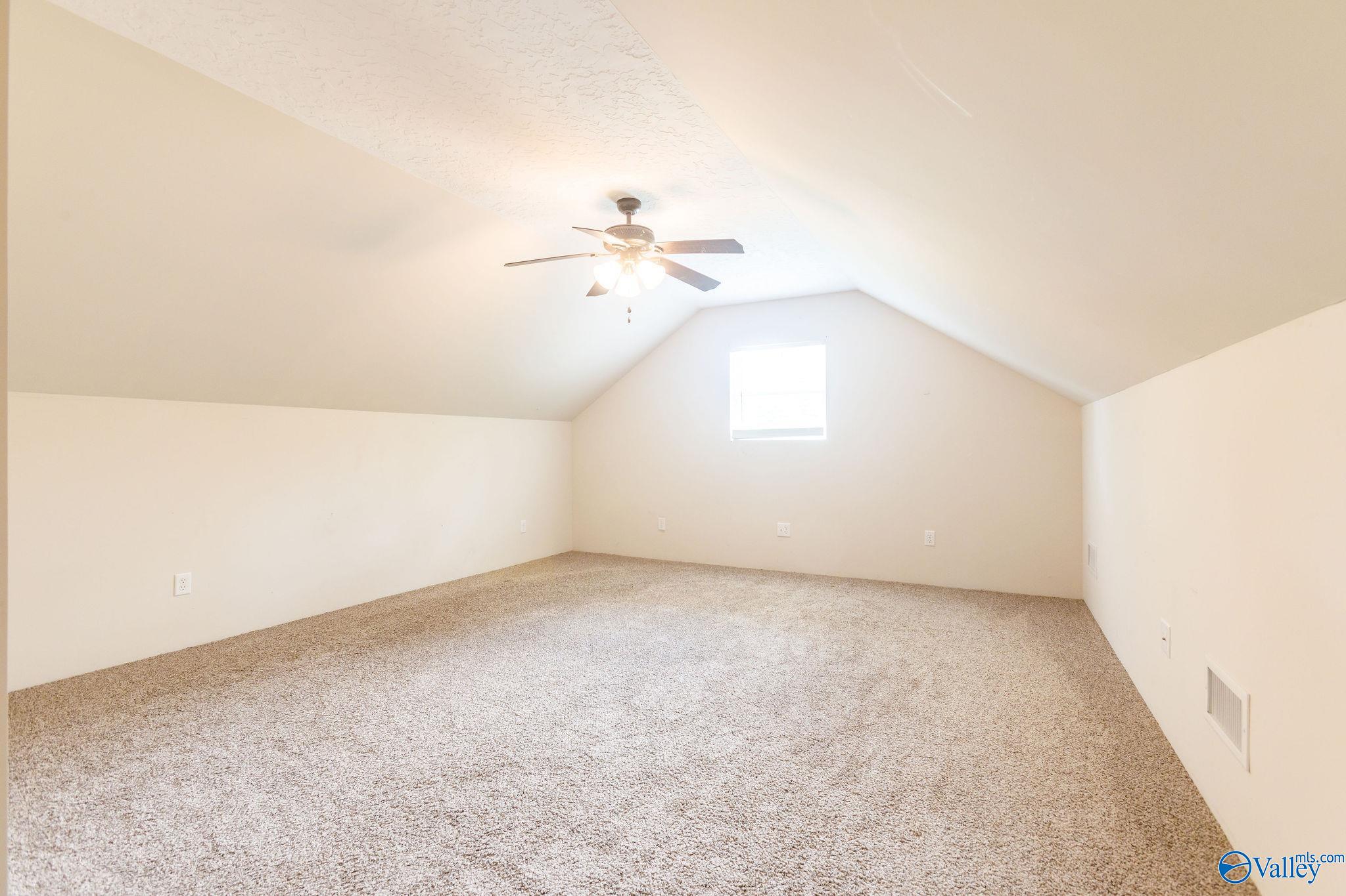 1102 Pineview Avenue