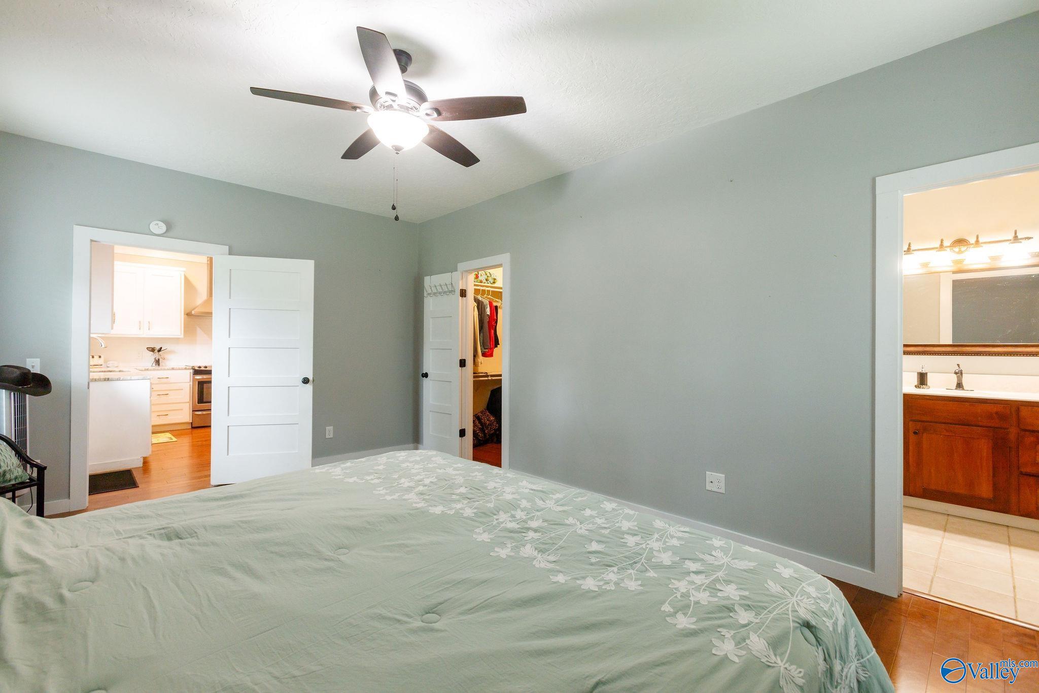 1102 Pineview Avenue