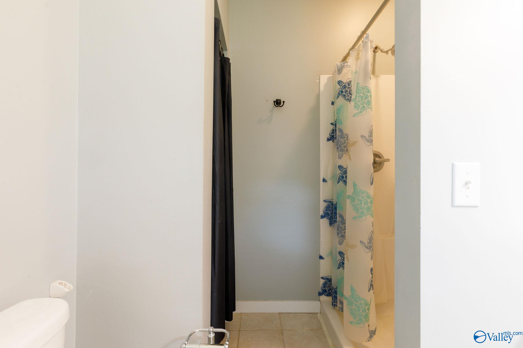 1102 Pineview Avenue