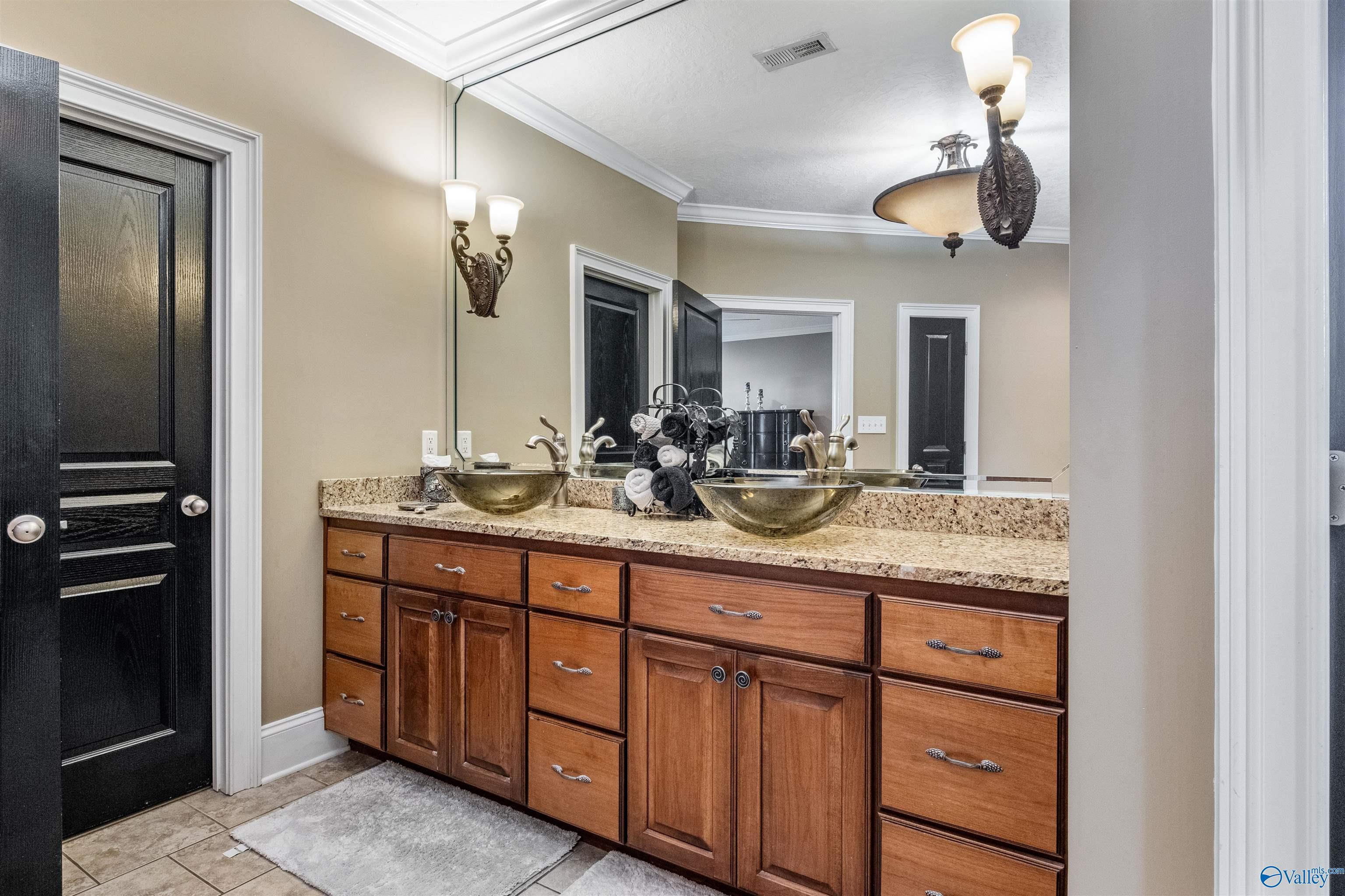 4601 Laura Lane