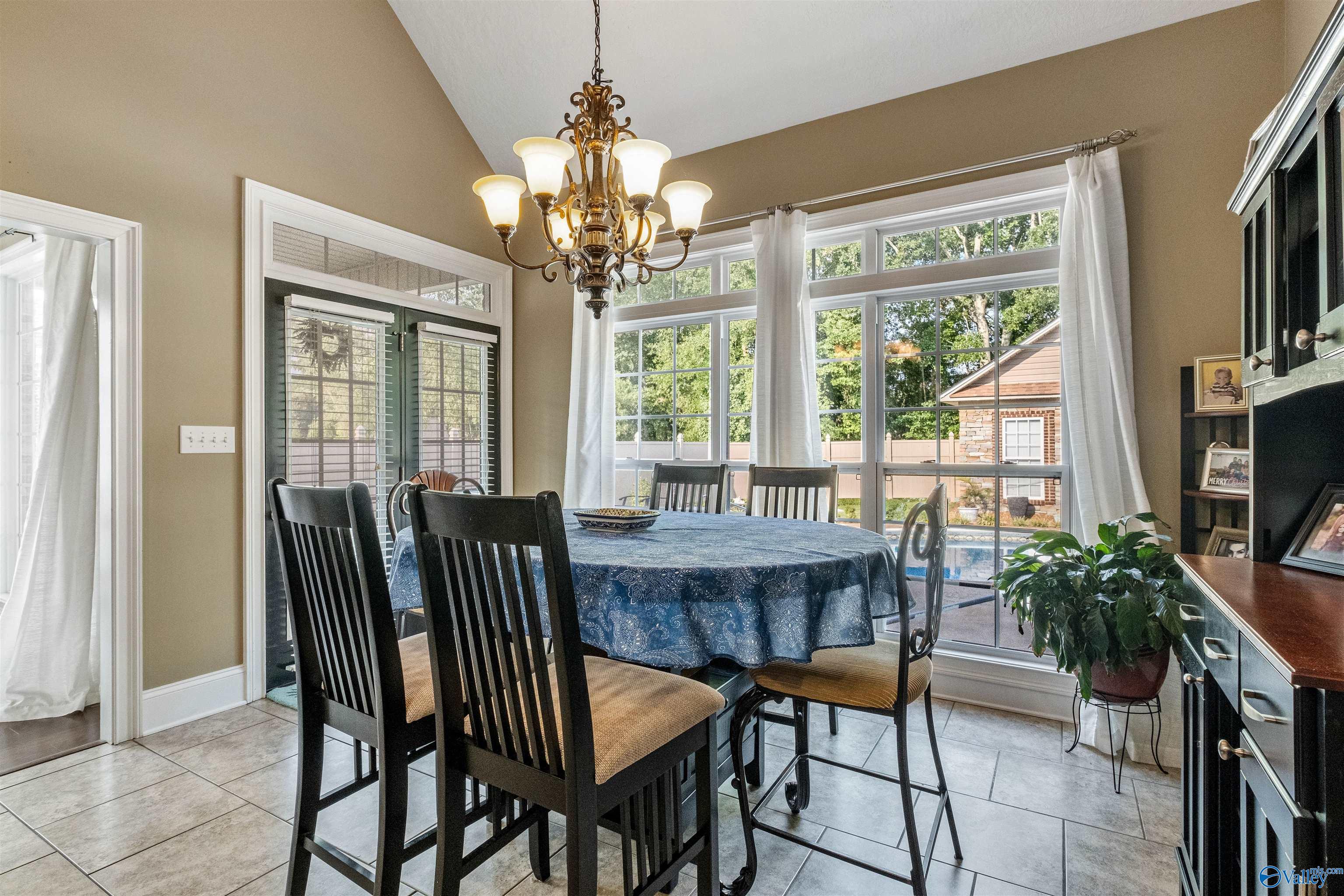 4601 Laura Lane