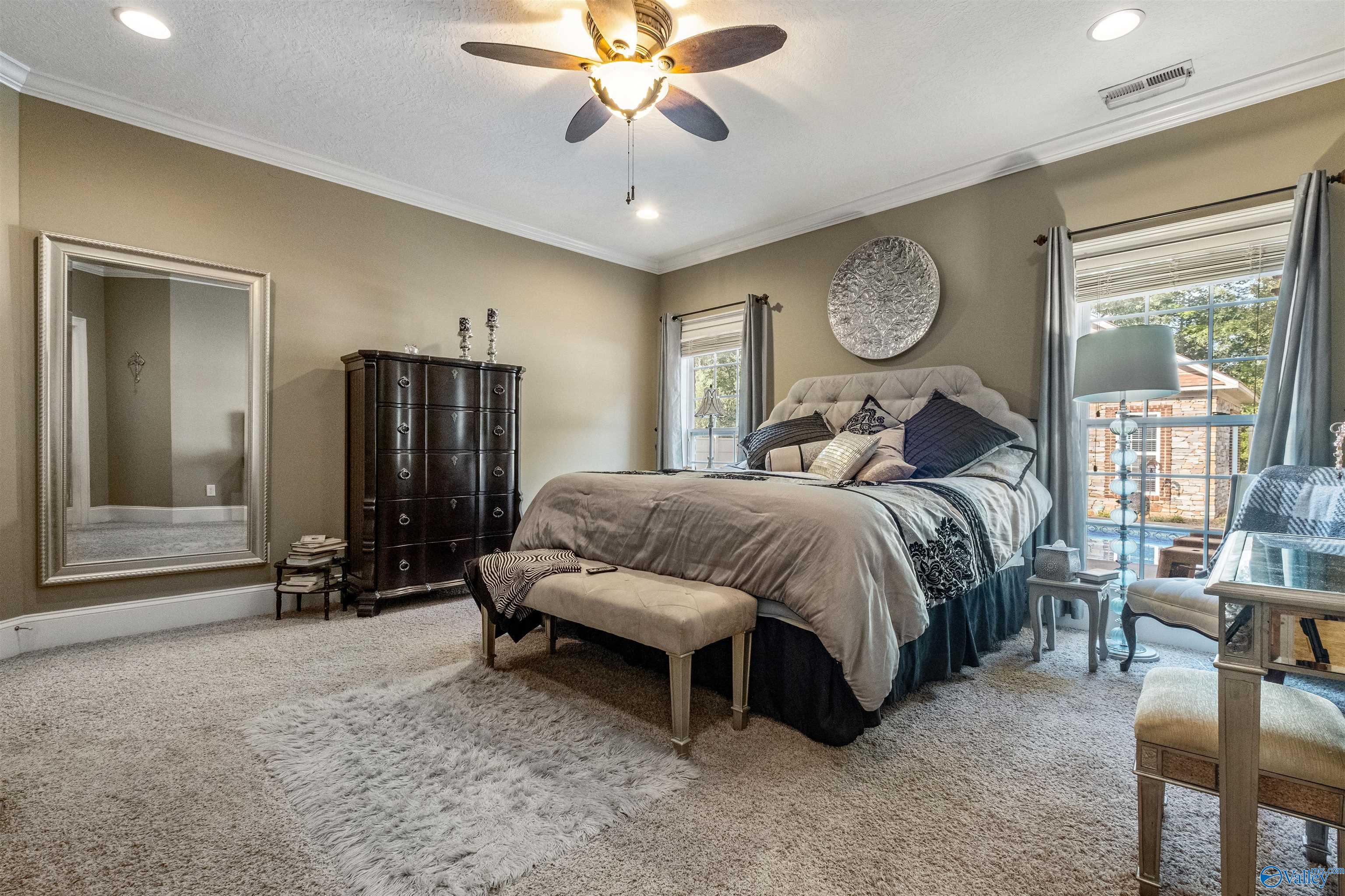 4601 Laura Lane