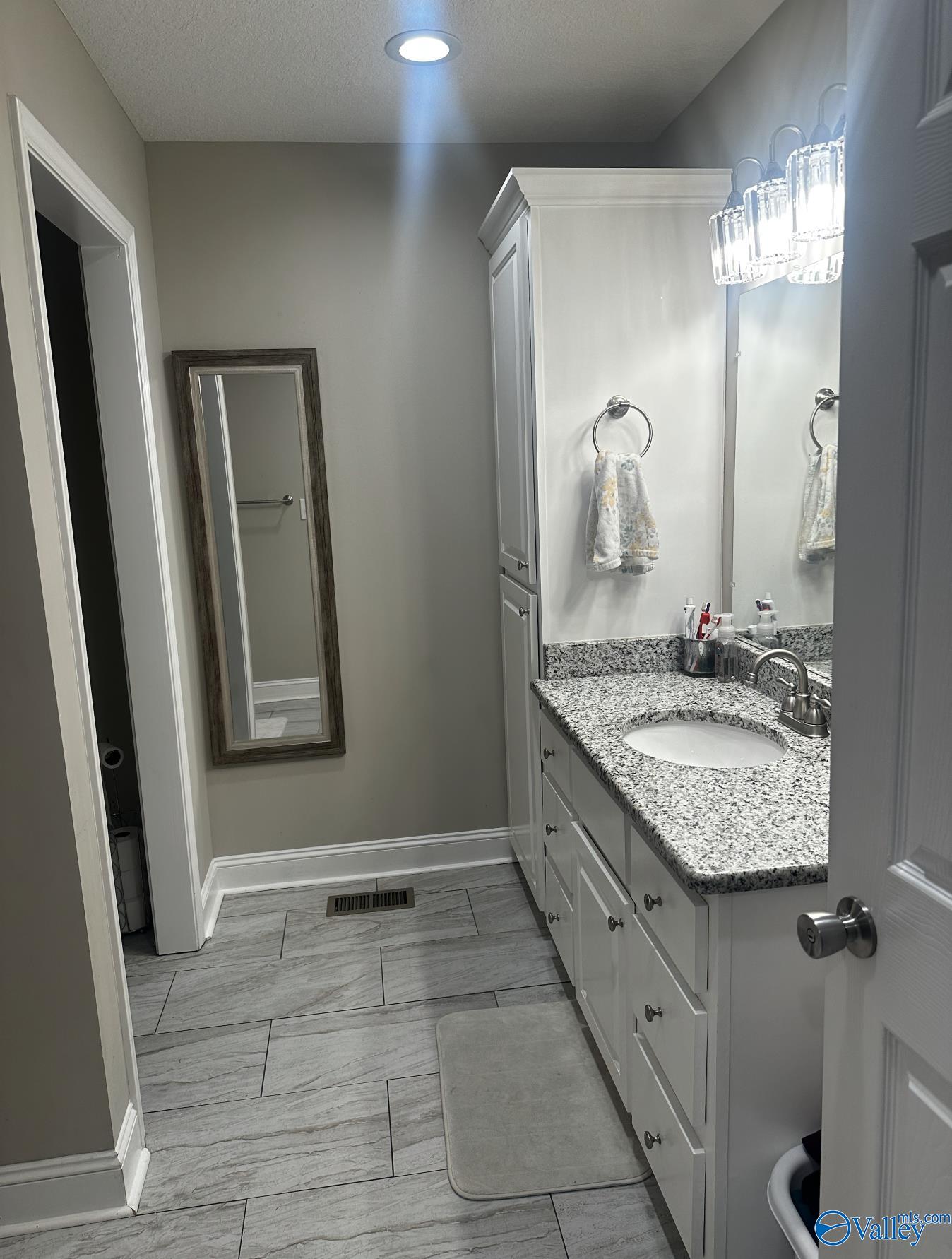 72 Central Henderson Road