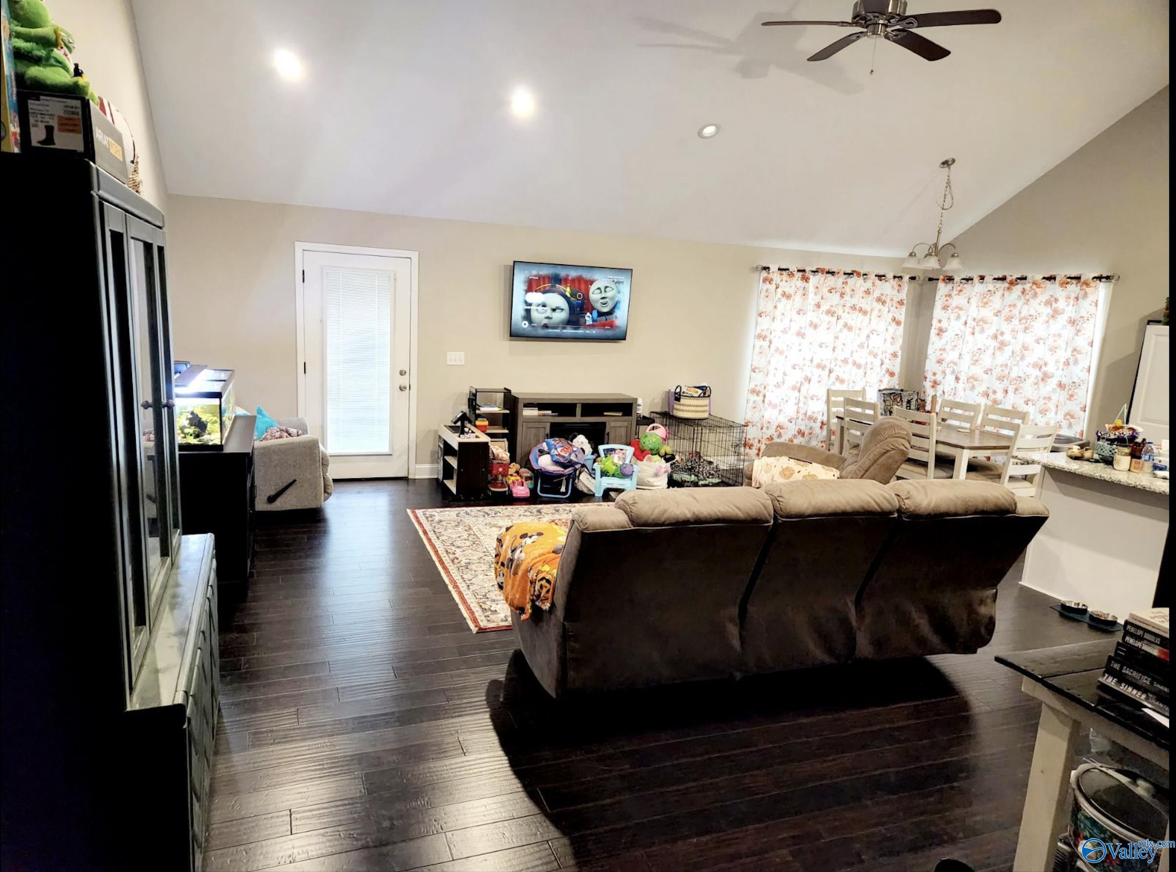 72 Central Henderson Road