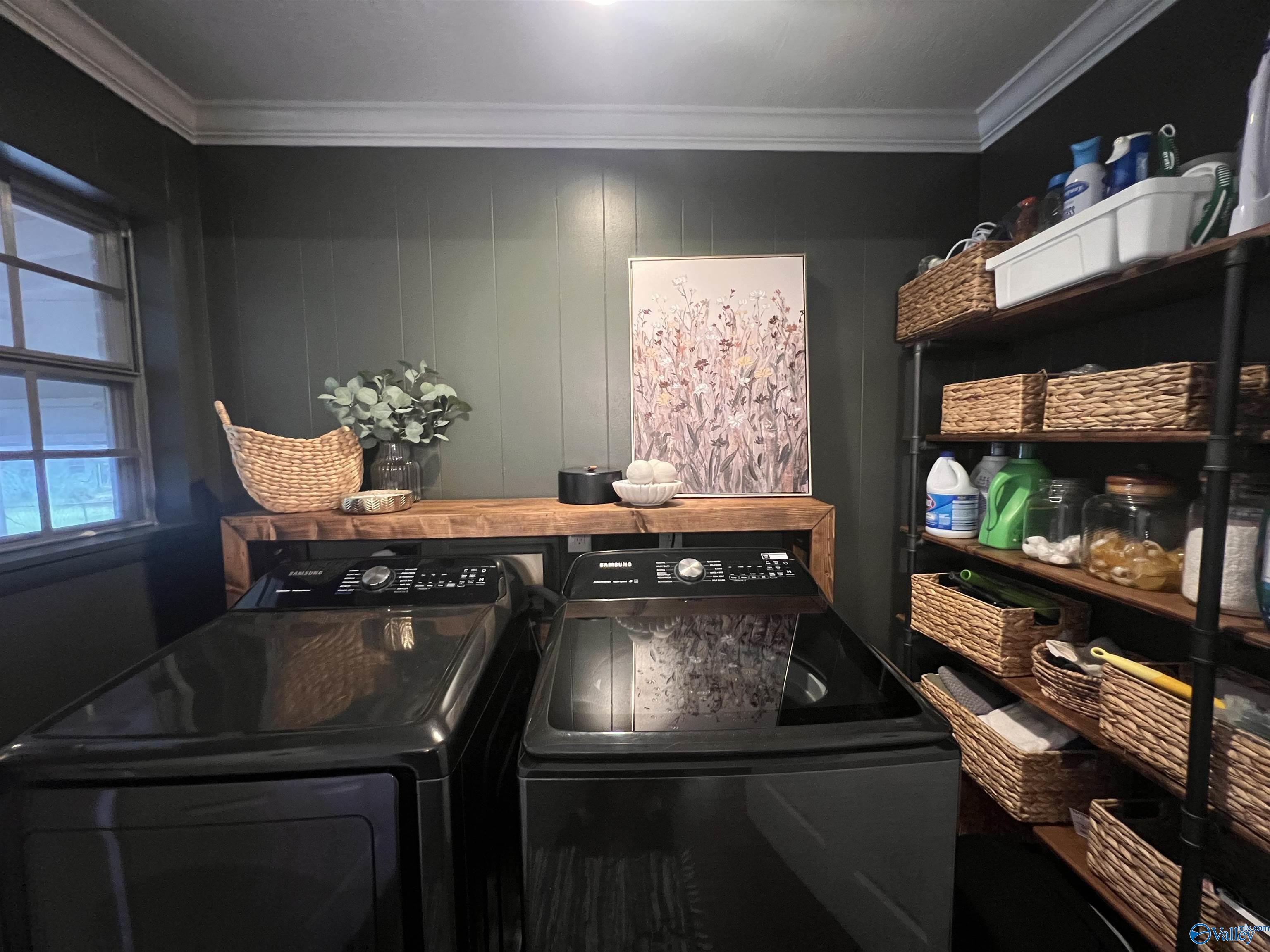 2677 Robertson Street E