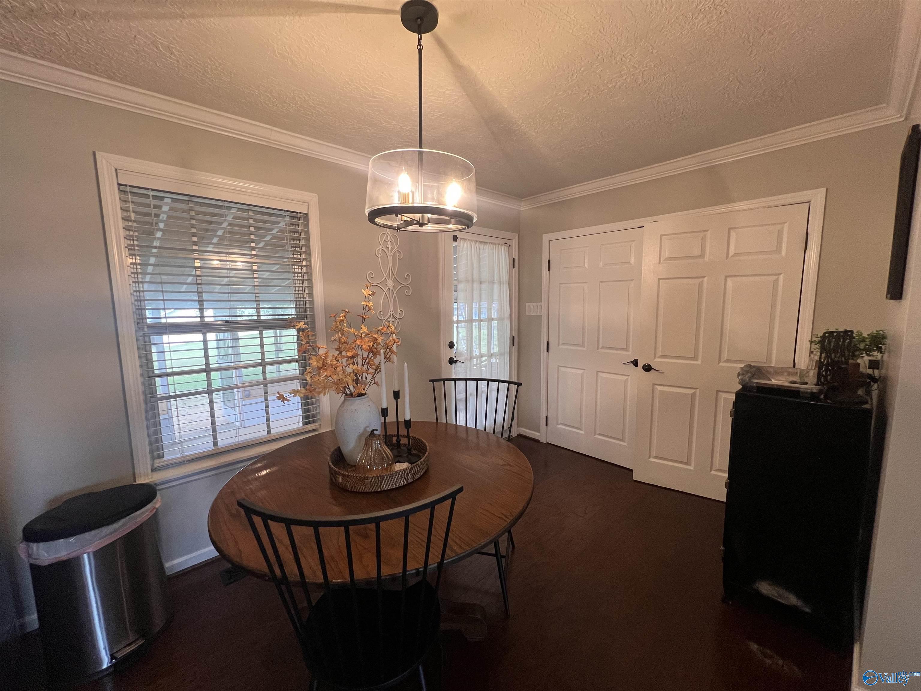 2677 Robertson Street E