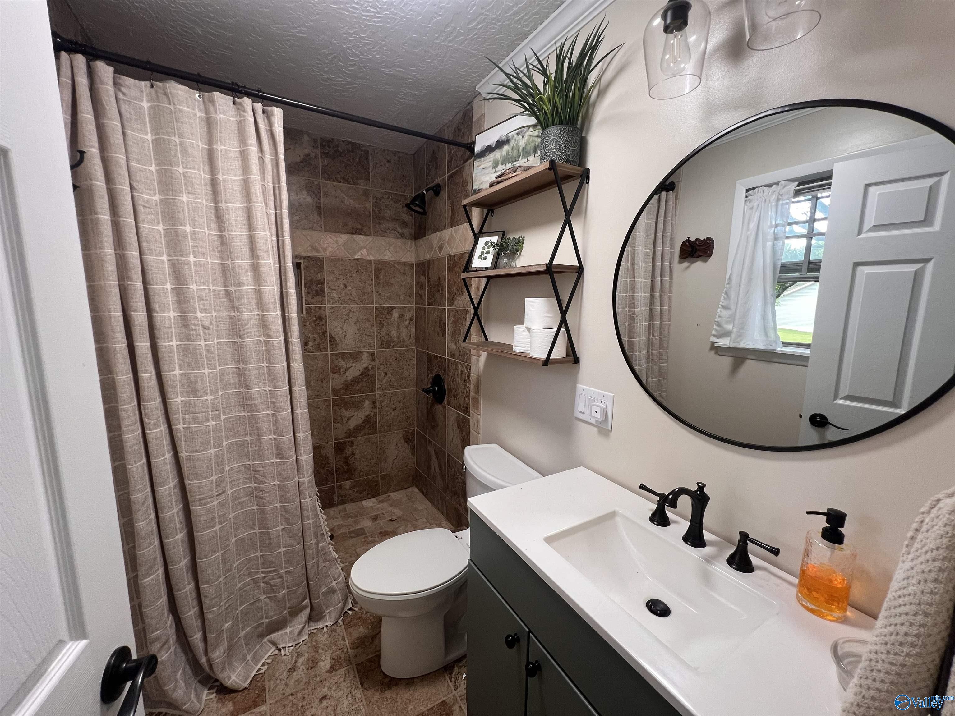 2677 Robertson Street E