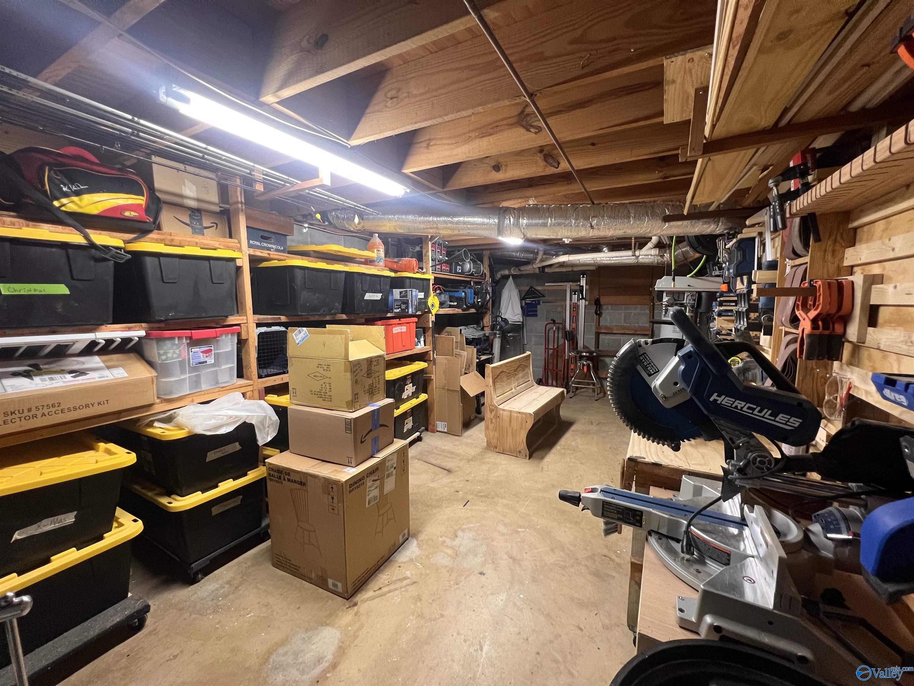 2677 Robertson Street E