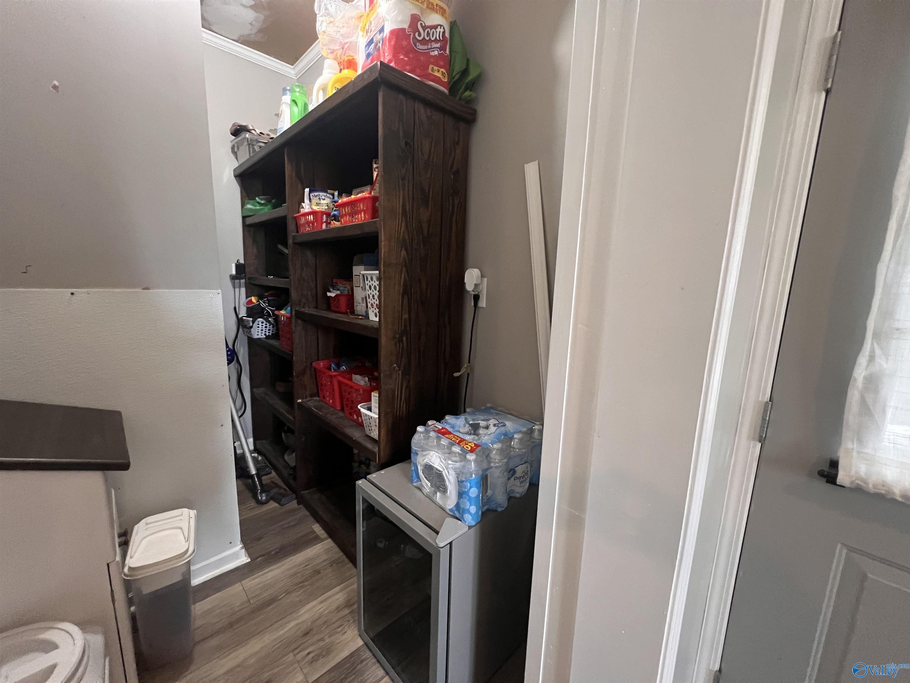 2677 Robertson Street E