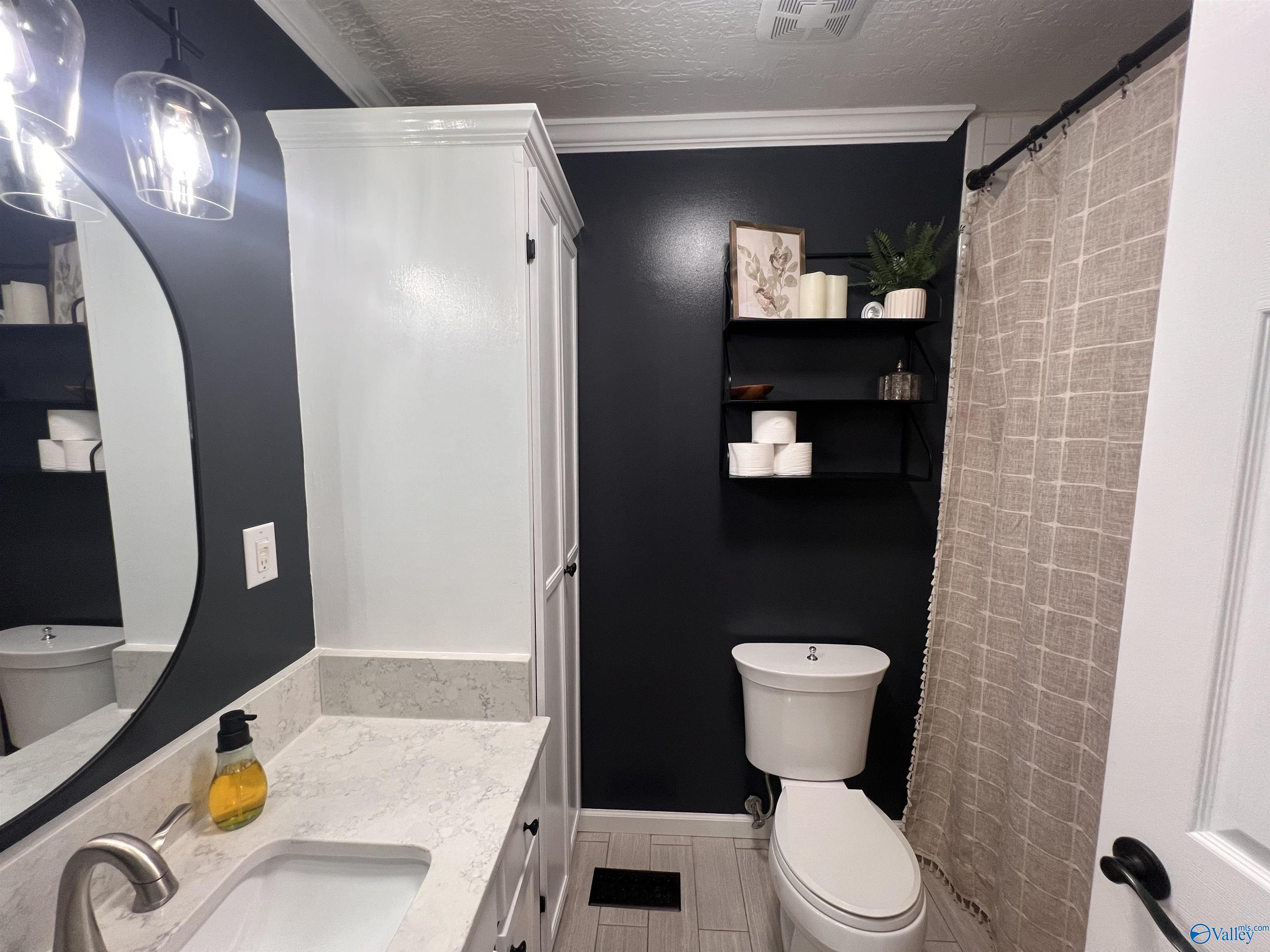 2677 Robertson Street E